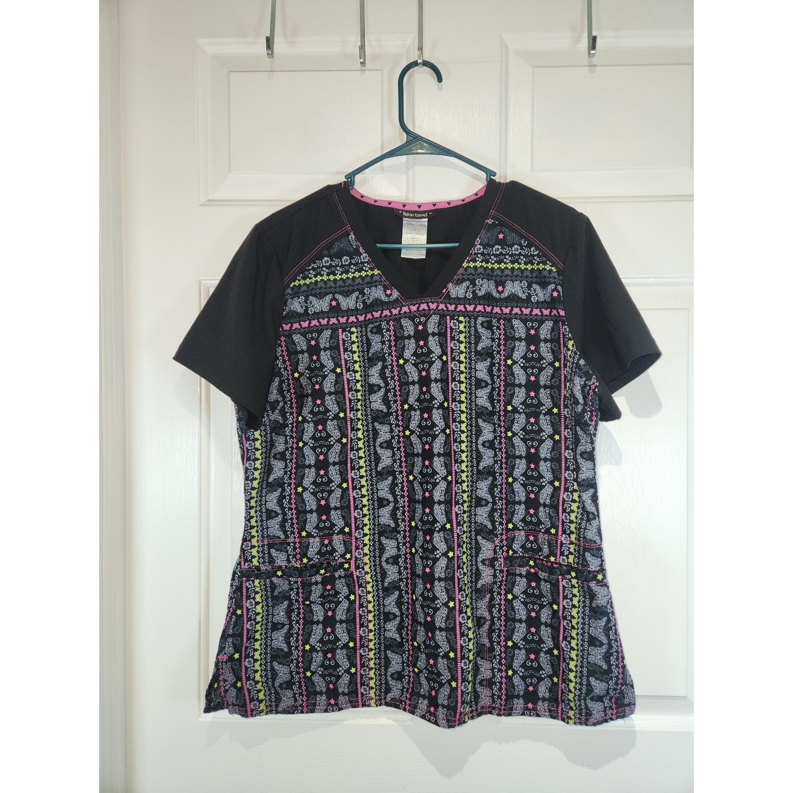 Women’s sz L Heartsoul Black Butterfly Short Sleeved Scrub Top Shirt Pockets