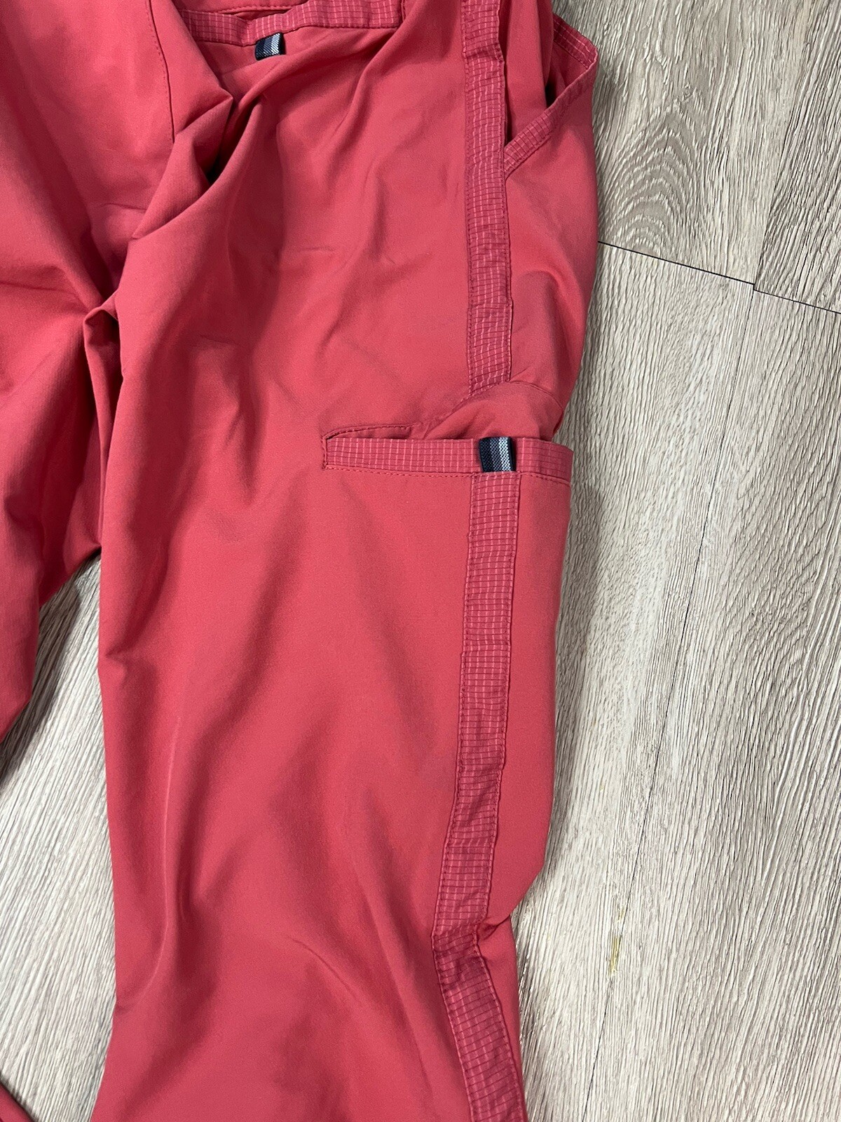 Barco One Wellness Women’s Tapered Scrub Pants Zip Ankle Coral Size XXSP