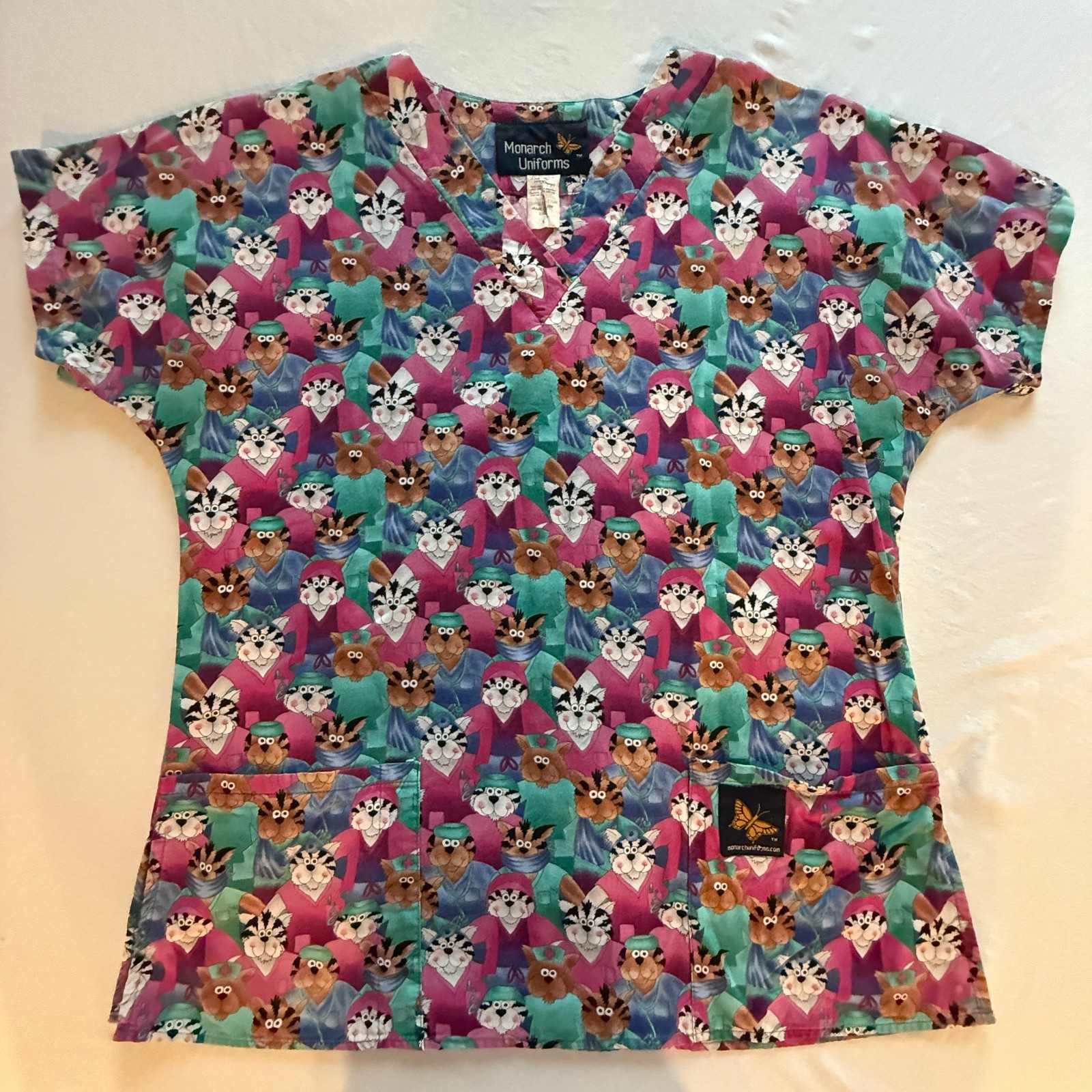 Monarch Uniform Scrub Top w/Nursing Cats Small Excellent Preowned (X-15)