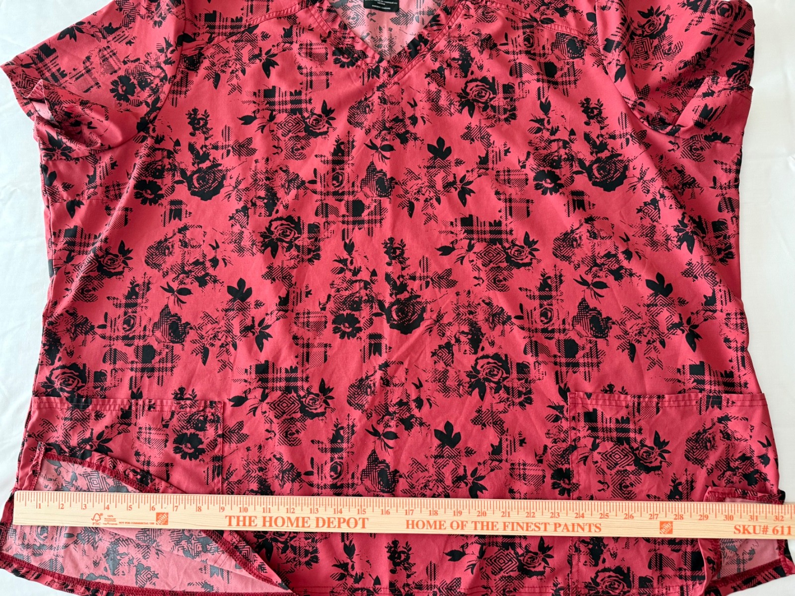 Dickies DK876 GNRS Size 5x Red And Black Rose Floral V-Neck Scrub Top With S/S