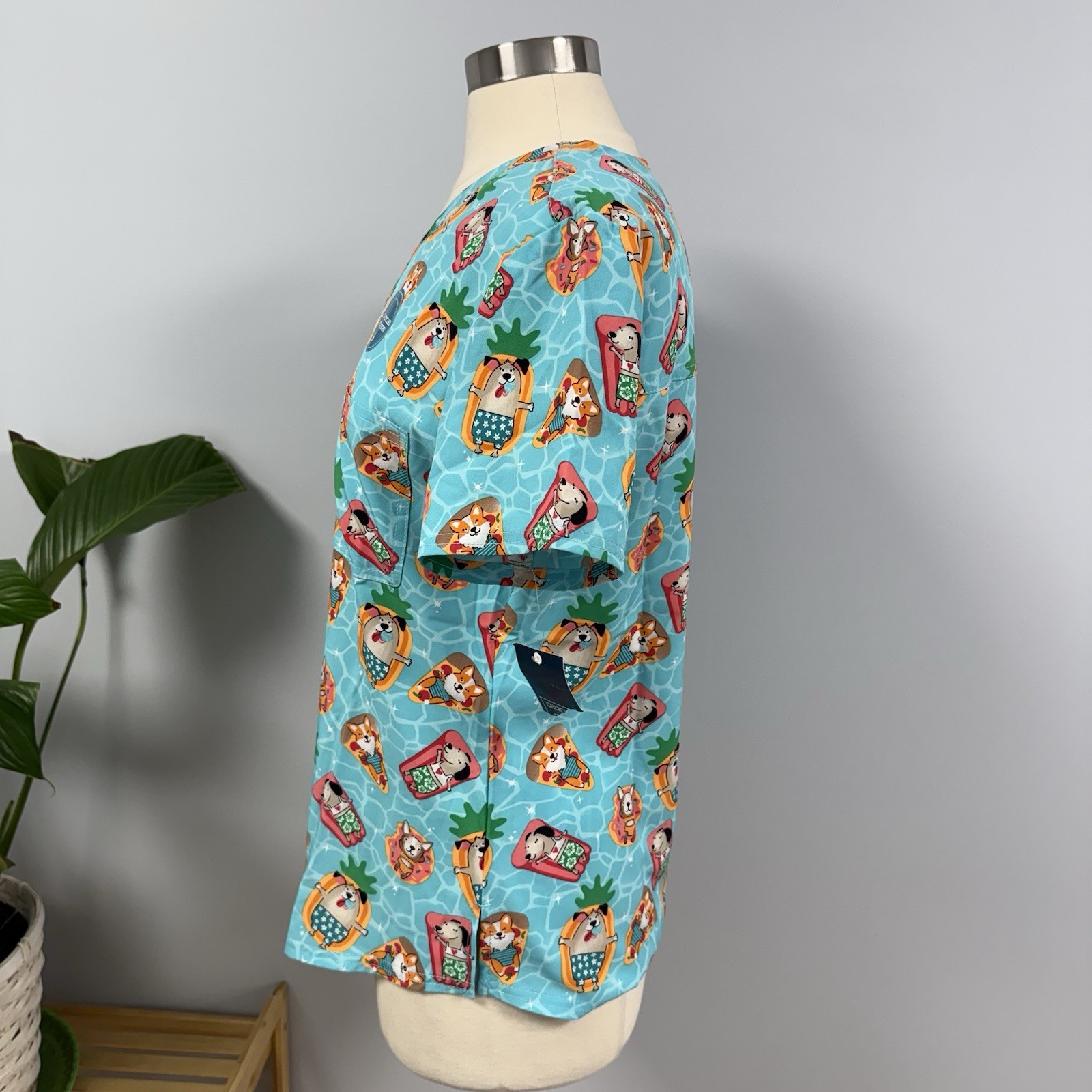 NWT Cherokee Scrub Top M Puppy Pool Party Aqua Turquoise Dog Dogs Scrubs Vet RN