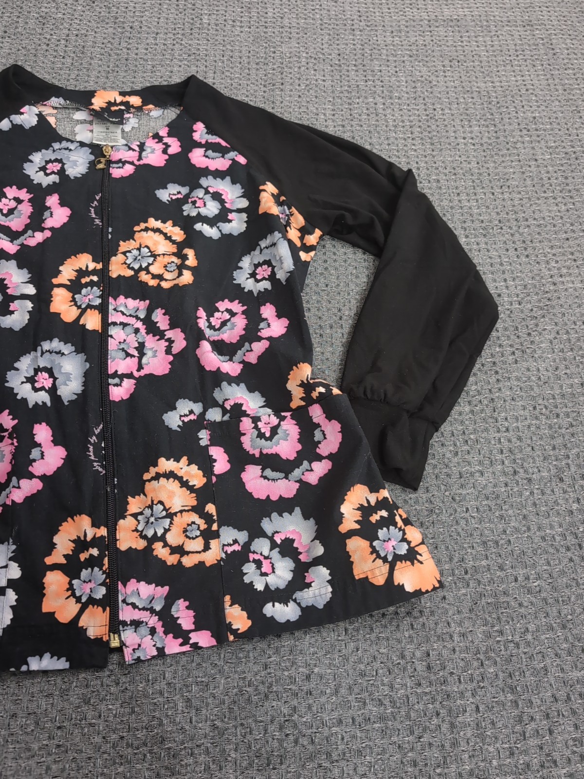 Baby Phat Women Scrub Top Long Sleeve Full Zip Floral Medium & Black Pants