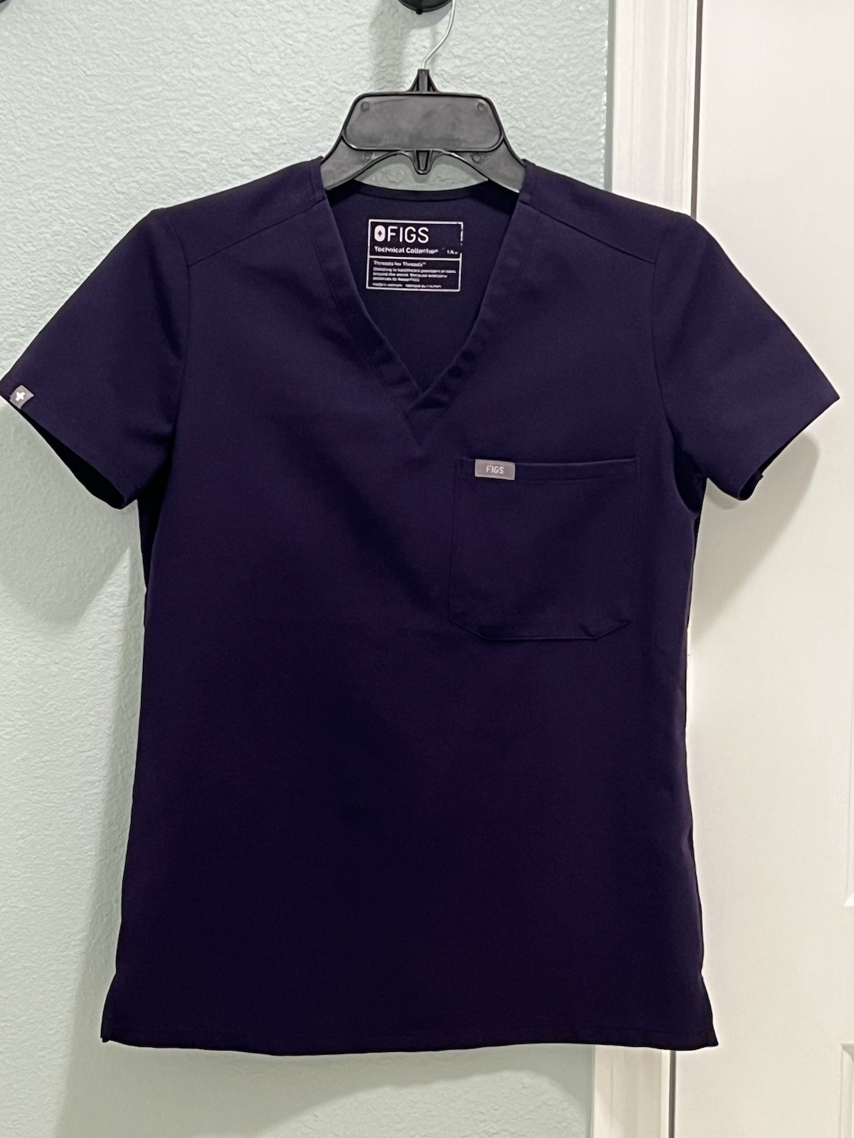 Figs Catarina One Pocket Scrub Top Women Purple Jam, Size XXS