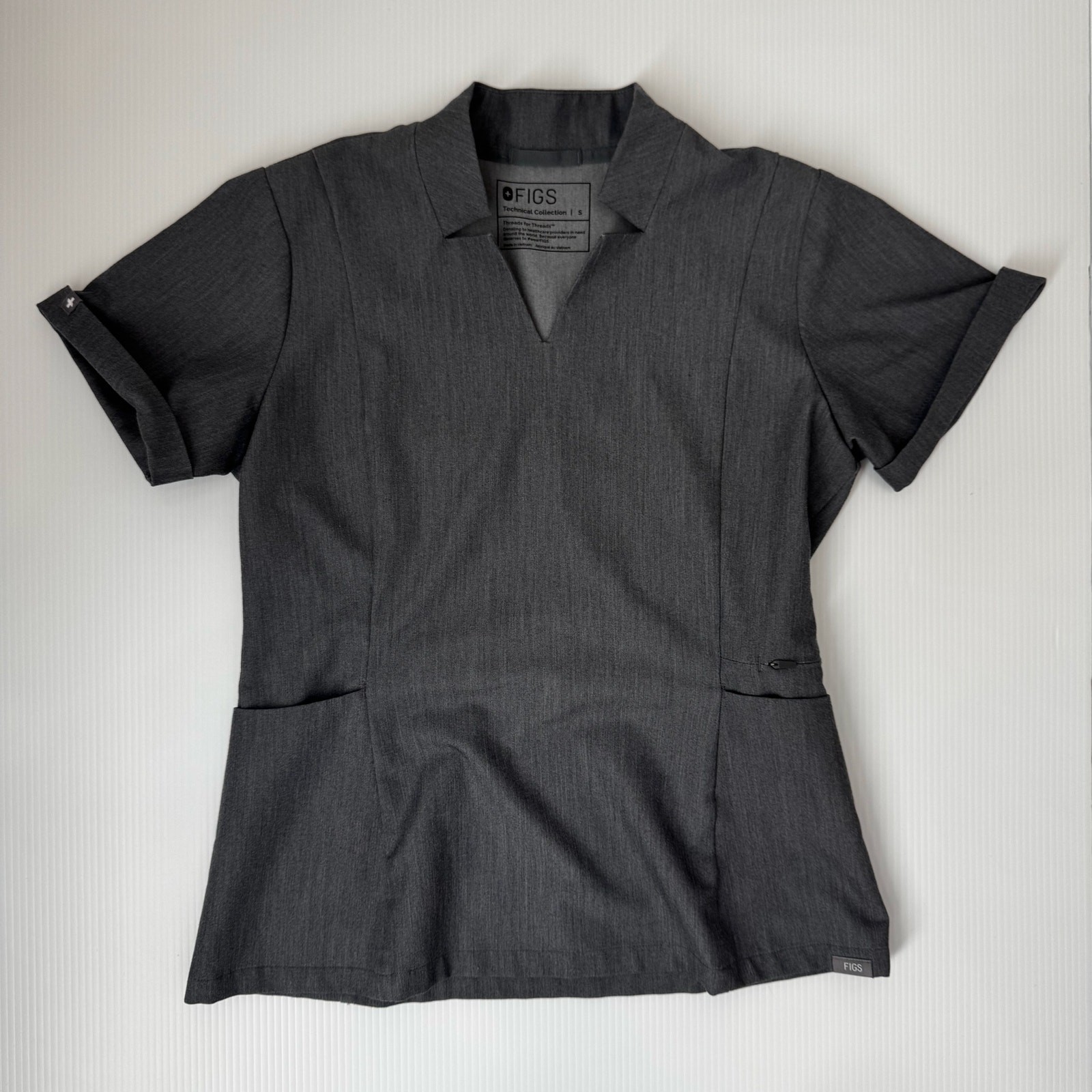 FIGS Inala Slim Scrub Top Women’s Small Graphite Gray Nursing Healthcare Rare LE