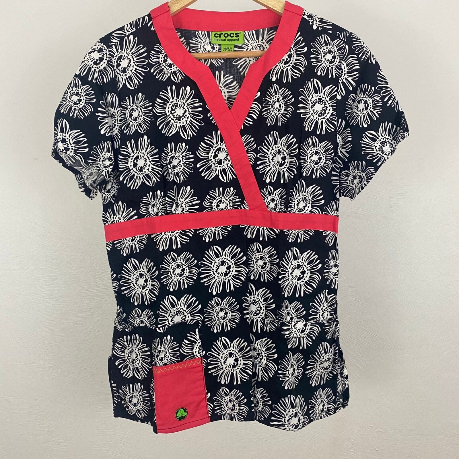 Crocs Medical Apparel Floral Short Sleeve Nurse Scrub Top – Size Small
