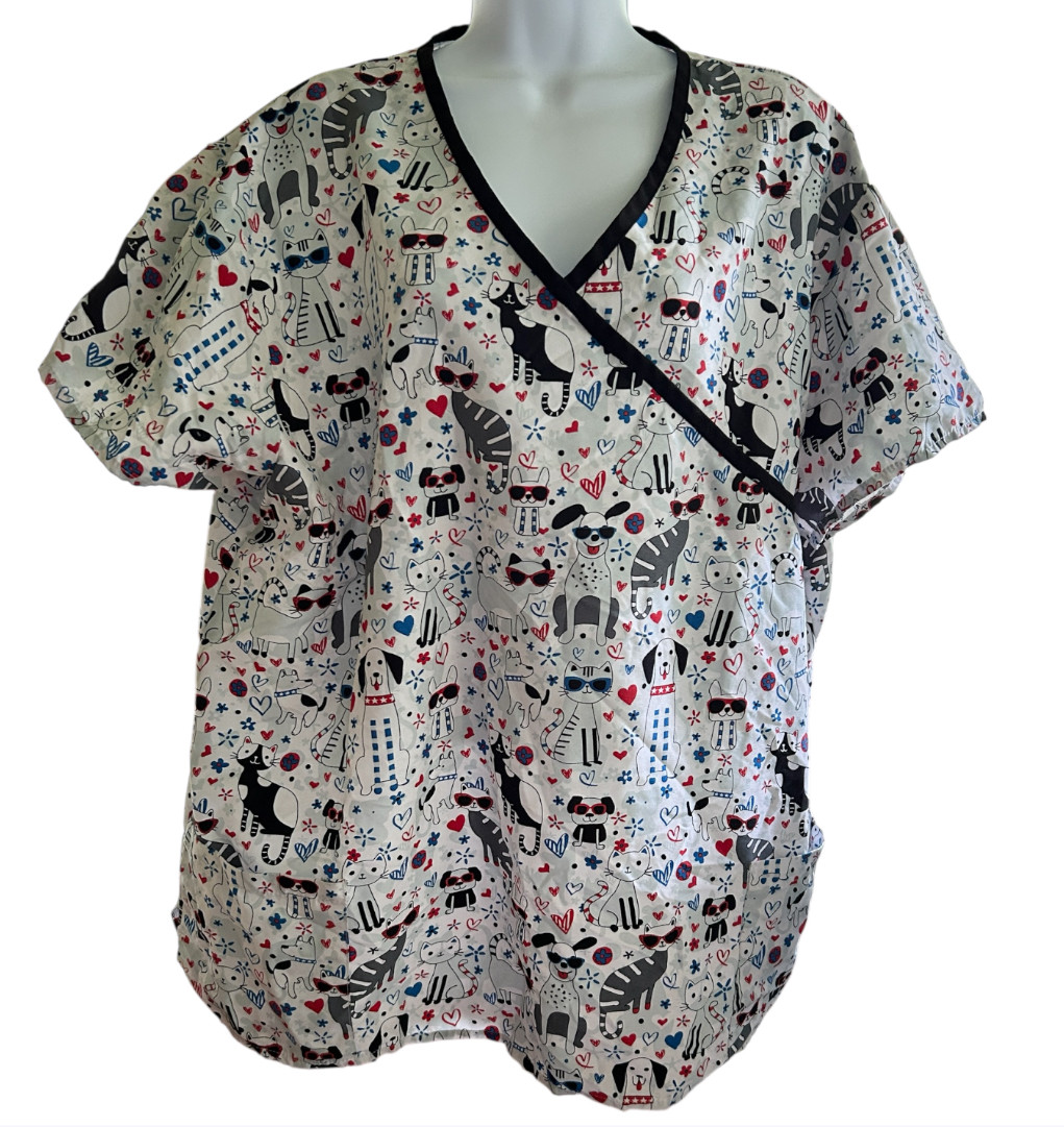 Divine Curves Cats and Dogs Colorful Scrub Top Size 2XL