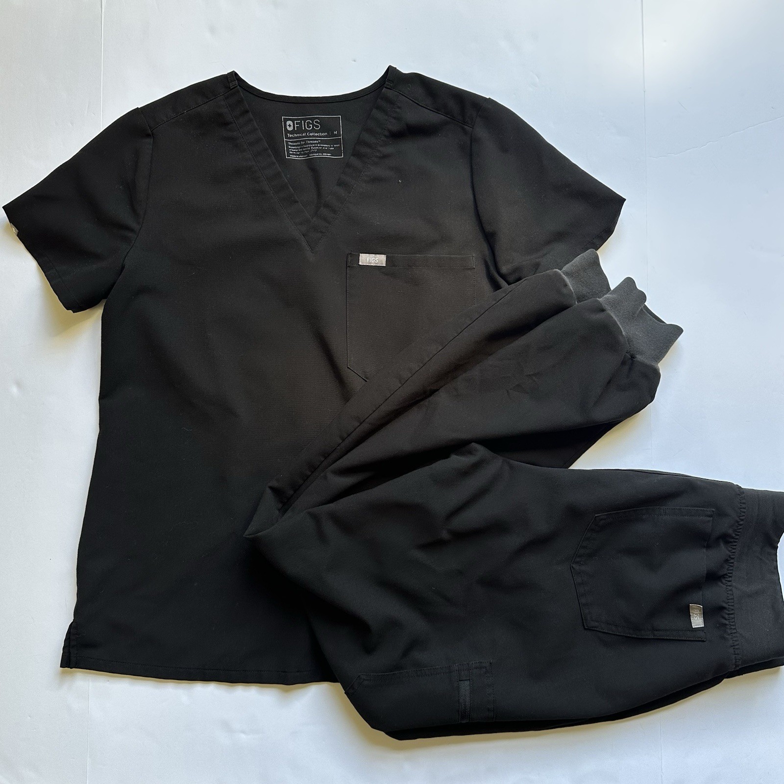 Figs Black Scrubs Size Medium Tall Jogger and Top Set