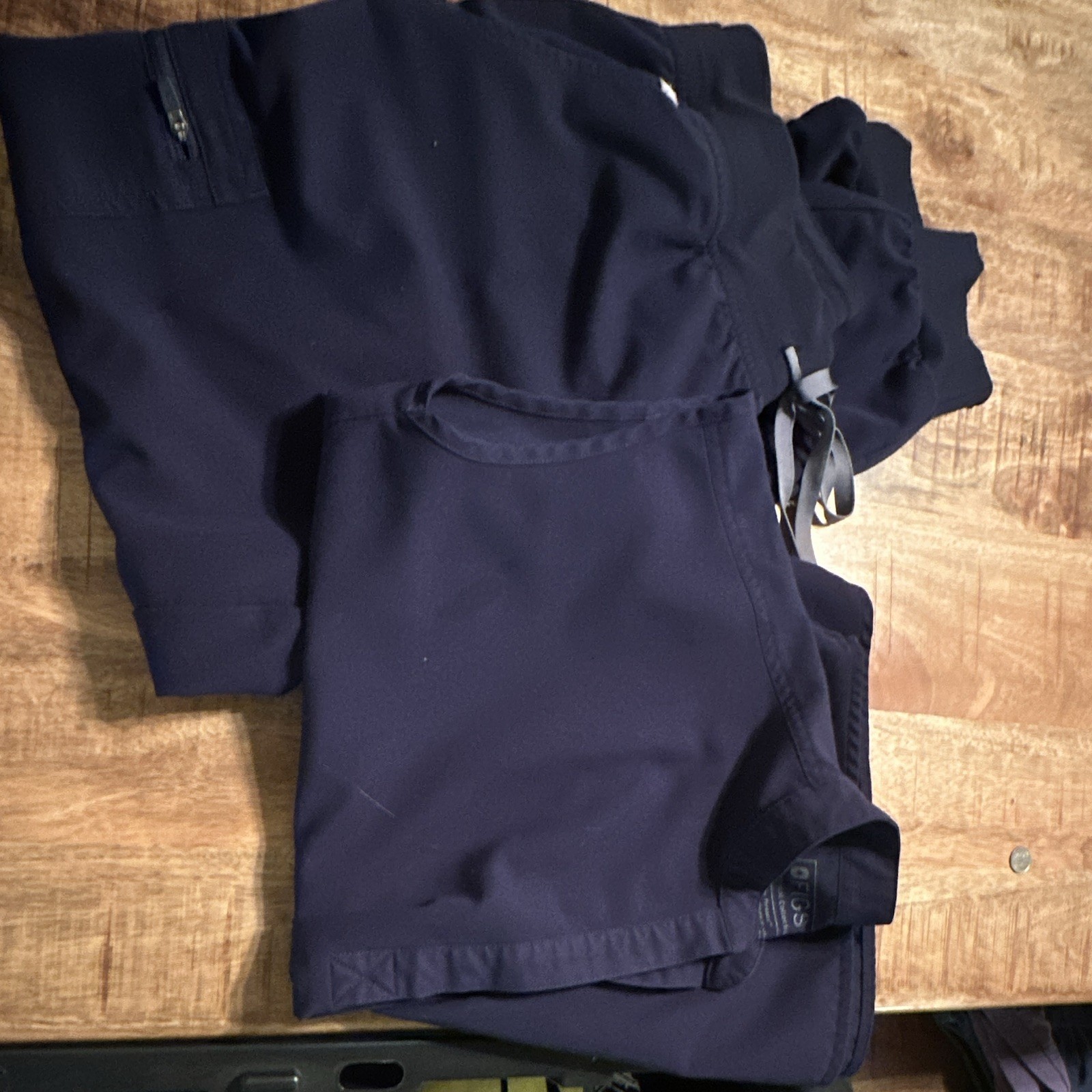 FIGS Navy Solid Scrub Set Rafaela Top M & Jogger Pants Size L **FREE SHIPPING**