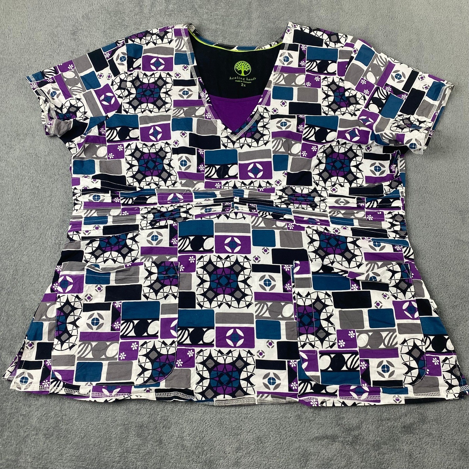Healing Hands Womens 2X Scrub Top Purple Blue Geometric Mosaic V-Neck 2015X
