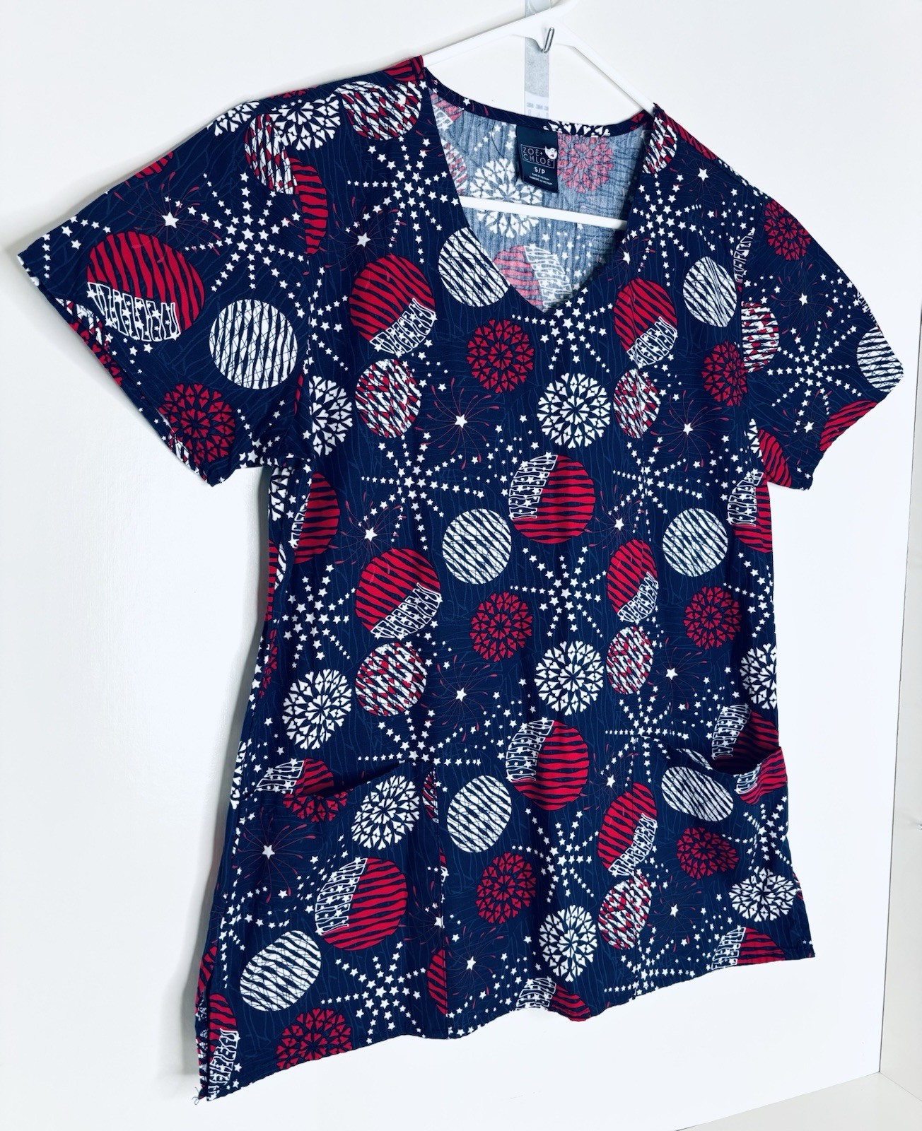 Zoe + Chloe Women’s S Small Scrub Top Nurse Fireworks Navy Blue Red White