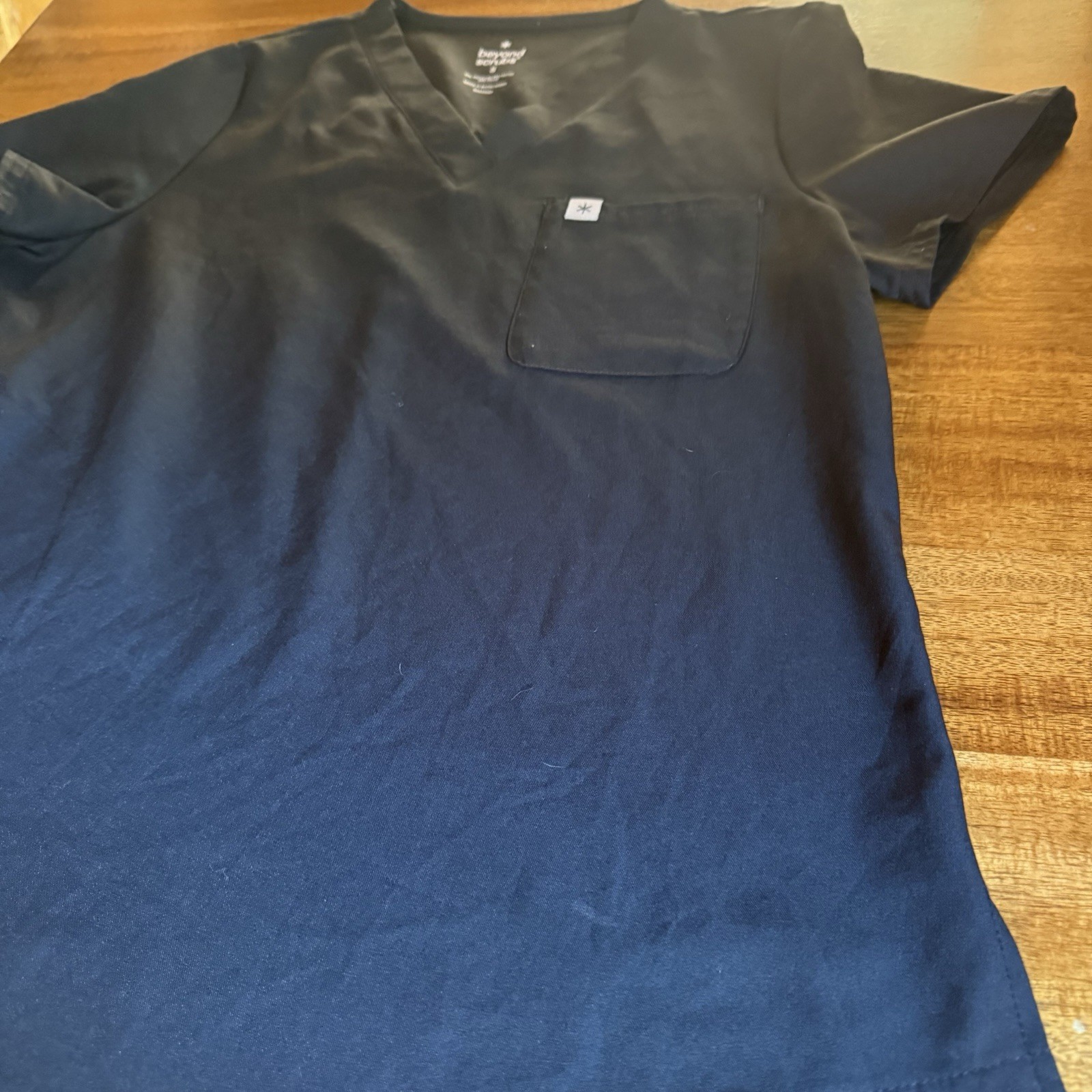 Beyond Scrubs Women’s Scrub Top Size Small Black Short Sleeve V Neck Pockets