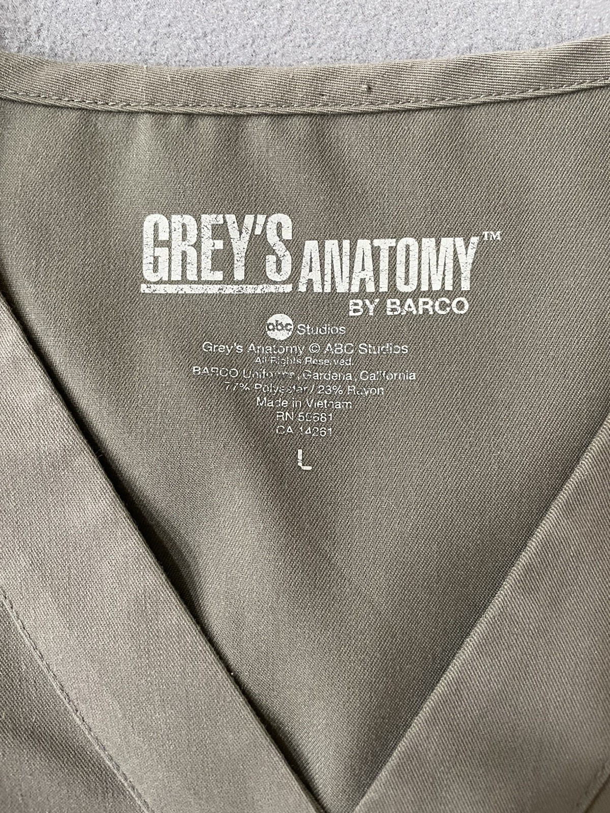 Grey’s Anatomy Barco Scrub Set Top (L) Pant (M) Lt Gray/Sage Green (180)