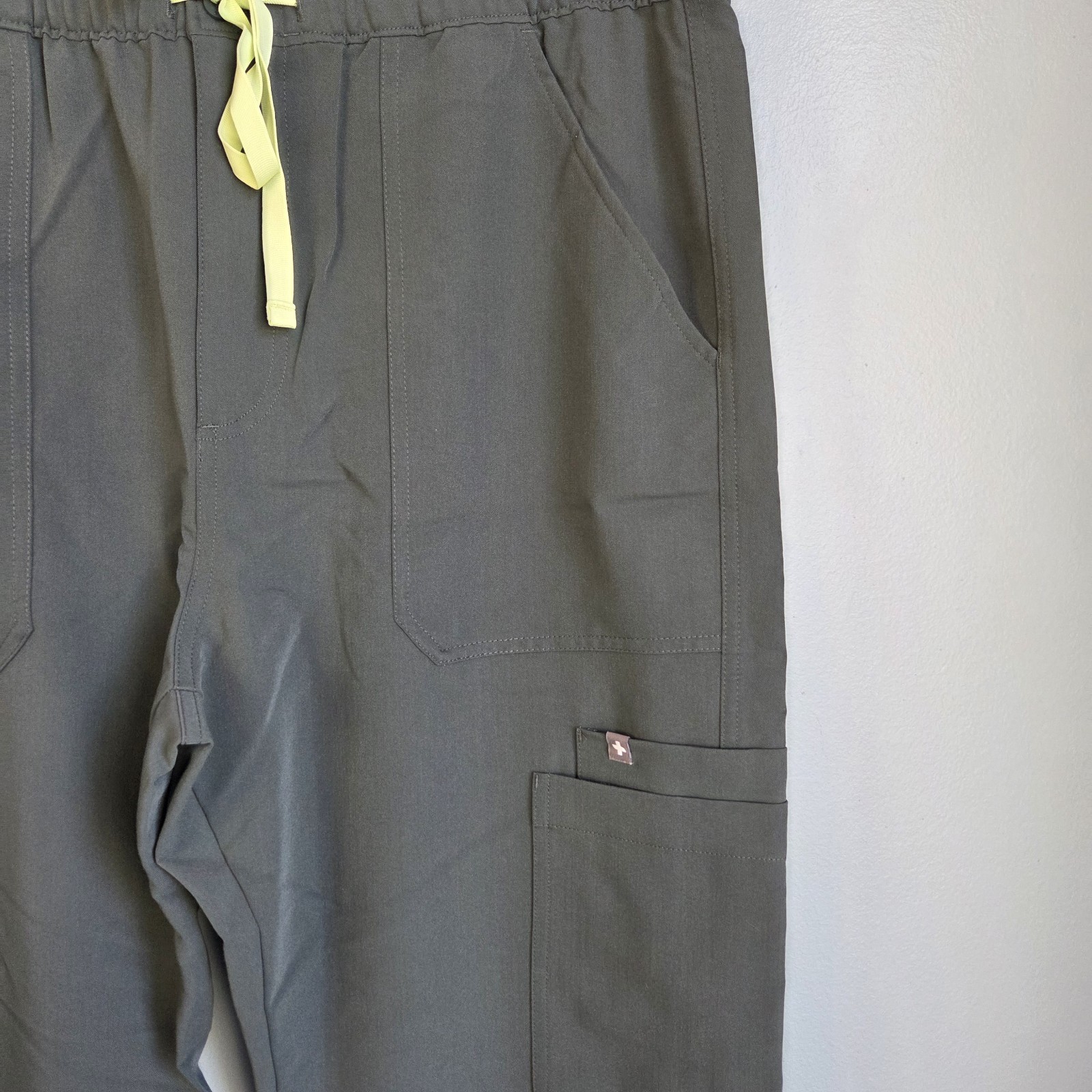 Figs Technical Collection Cairo Cargo Scrub Pants Men’s XLT Green New