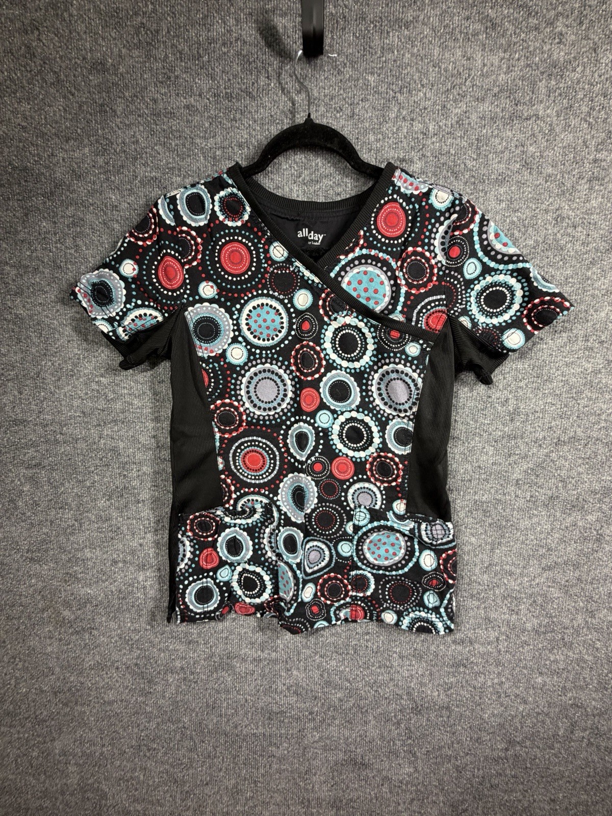 All Day by Landau Scrub Top Women’s Small Black Multicolor Size Small