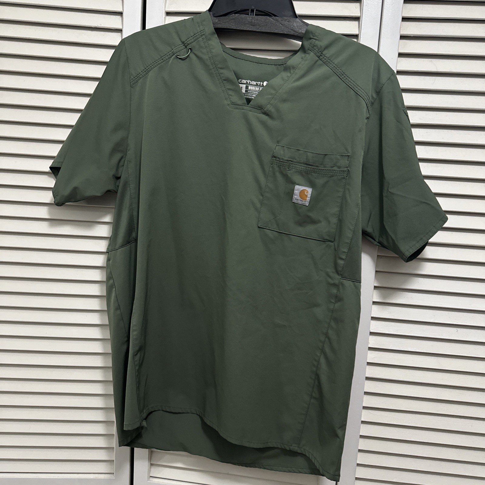 Carhartt Men’s Olive Green Pocket Scrubs Top Size Small Short Sleeve Modern Fit