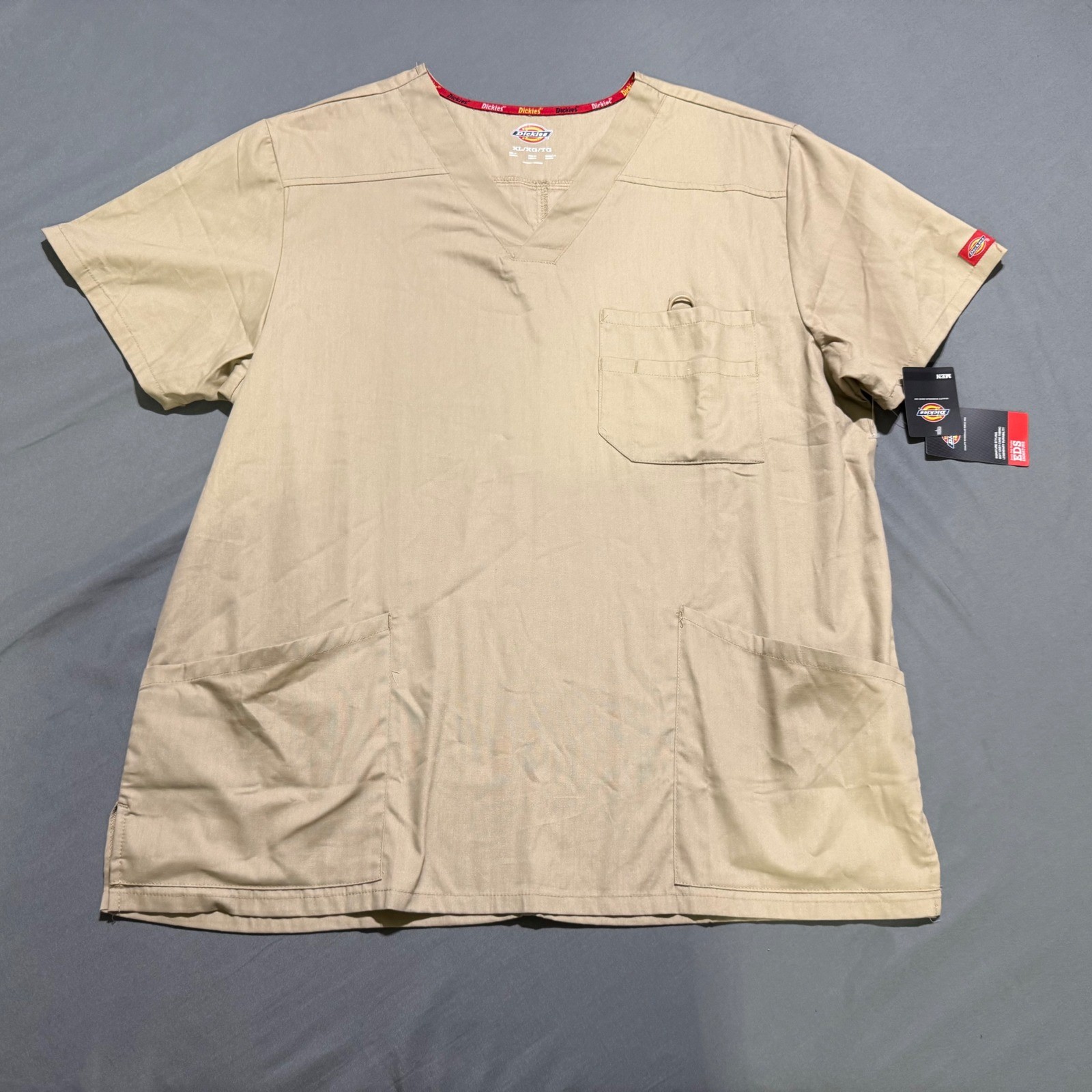 Dickies Scrub Top mens XL Khaki EDS Signature V-Neck Multi-Pocket NWT