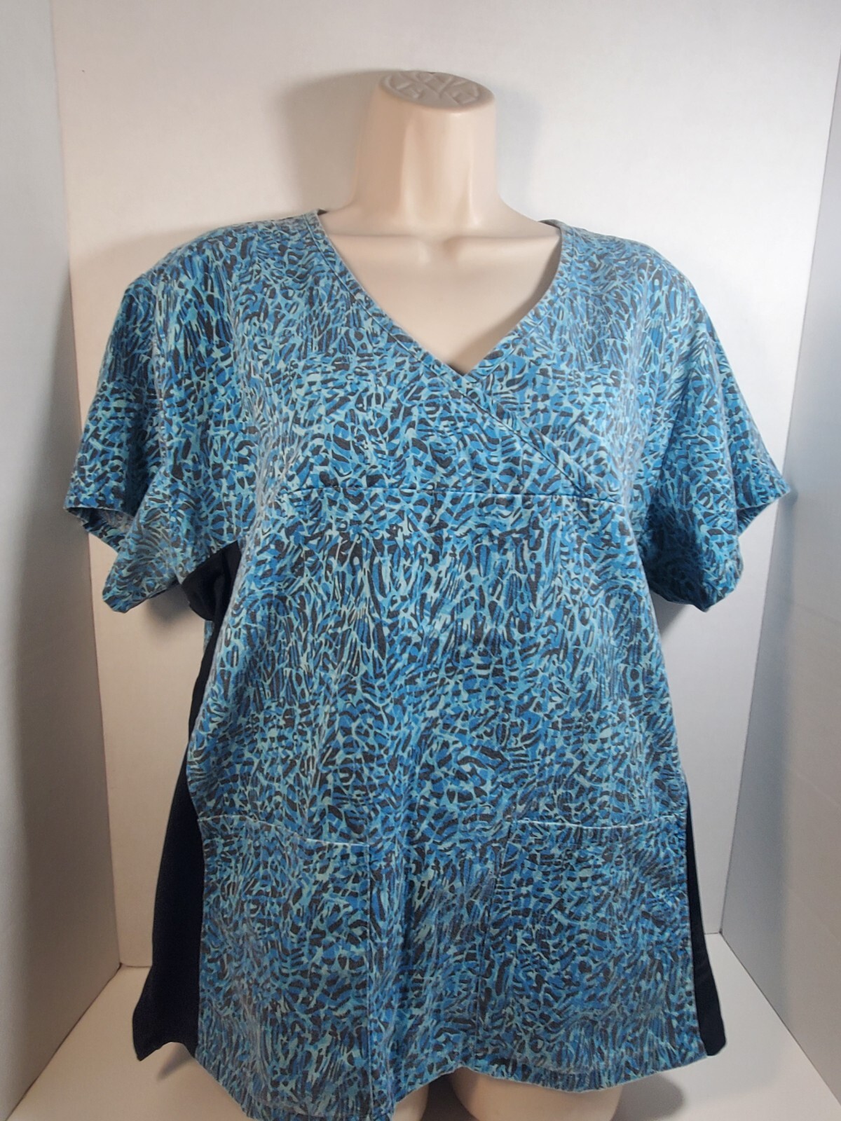 Black Star Blue Breathable Women’s Scrub Top Size XL