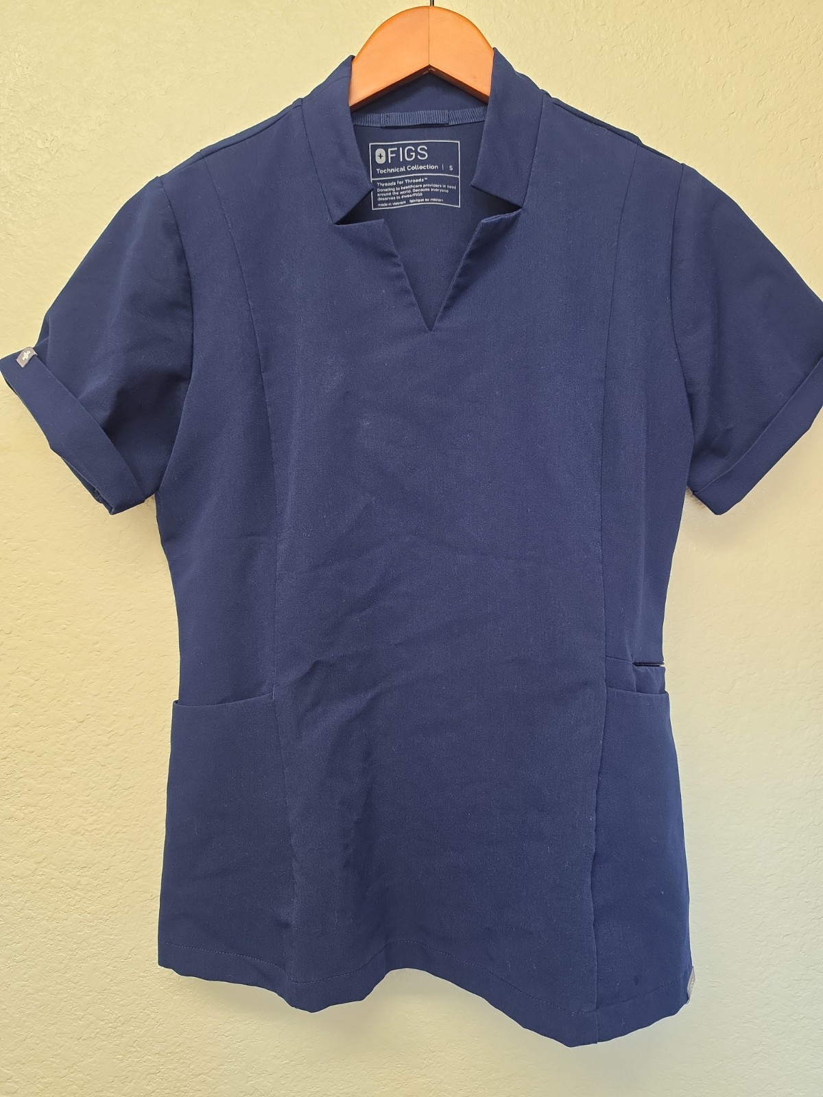 FIGS Limited Edition Style Inala Slim Scrub Top Women’s Sz SMALL S Dark Harbor