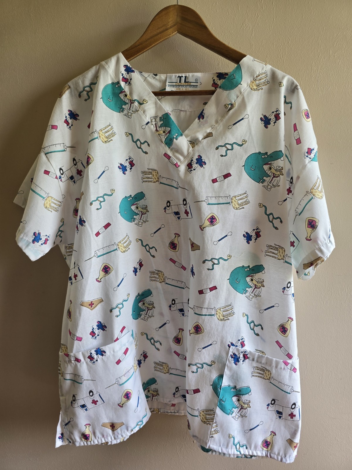 Women’s Top Line White Multicolor Hospital Staff V-neck Short Sleeve Scrub Sz XL