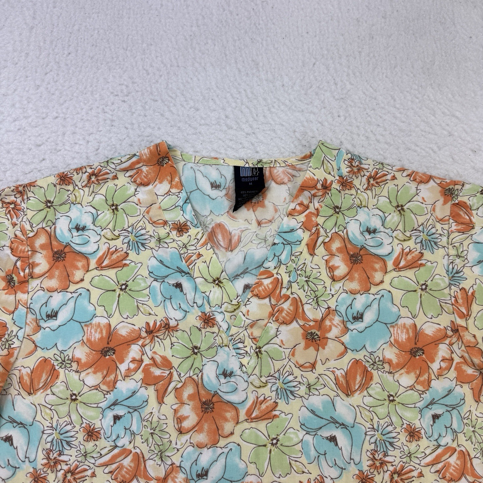 Floral Scrub Top Womens Medium M Orange Green Blue Medgear V Neck Short Sleeve