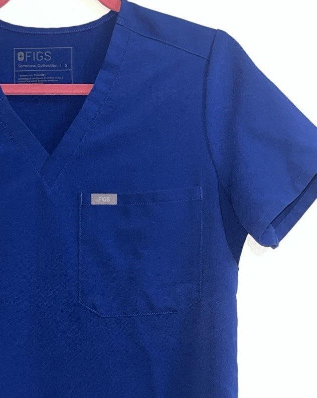 FIGS Scrub Top Women Size S Blue Catarina One-Pocket V-Neck Technical FW1000-EUC
