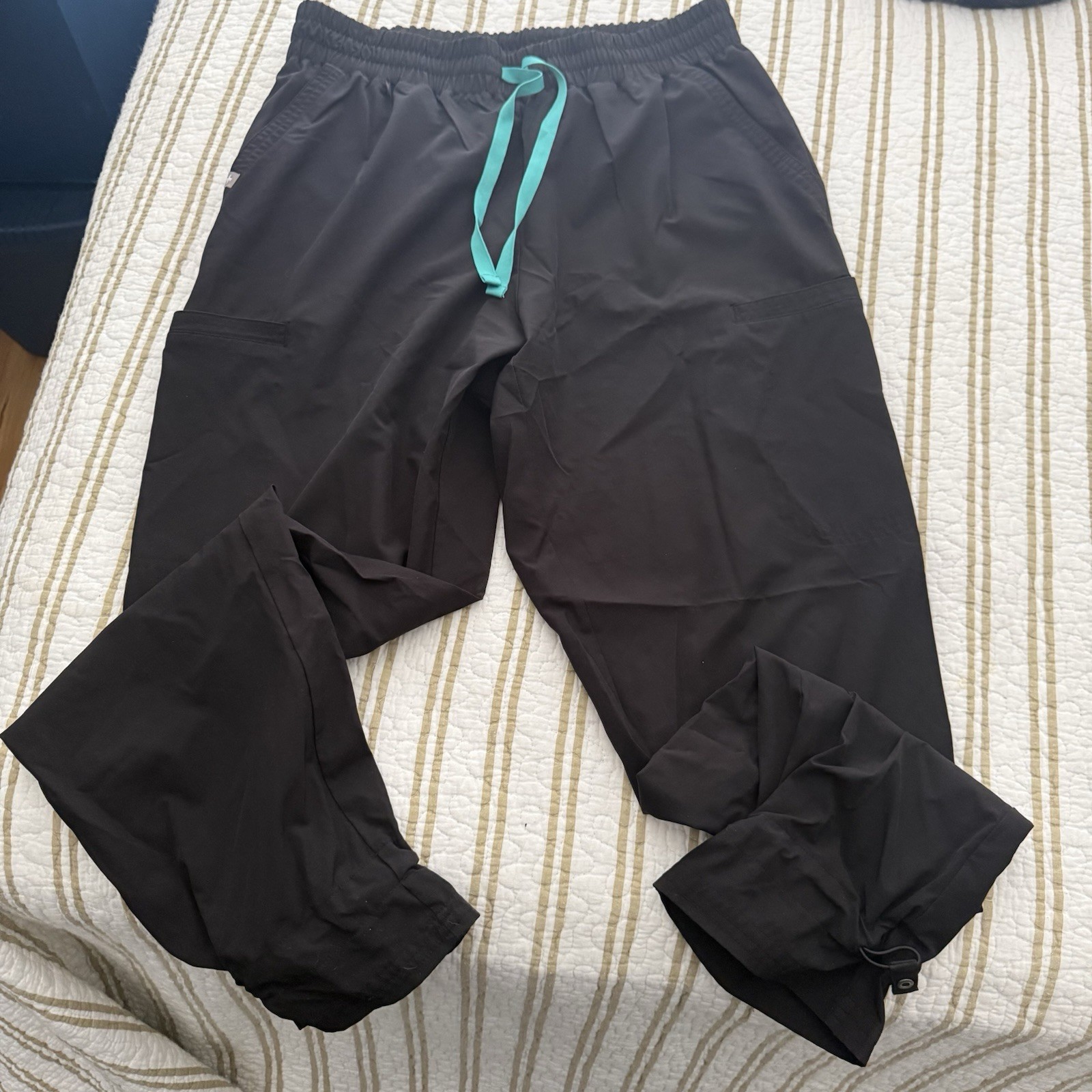 FIGS Women High Waist Fionlite Jogger Scrub Pants L Black W22SW2003