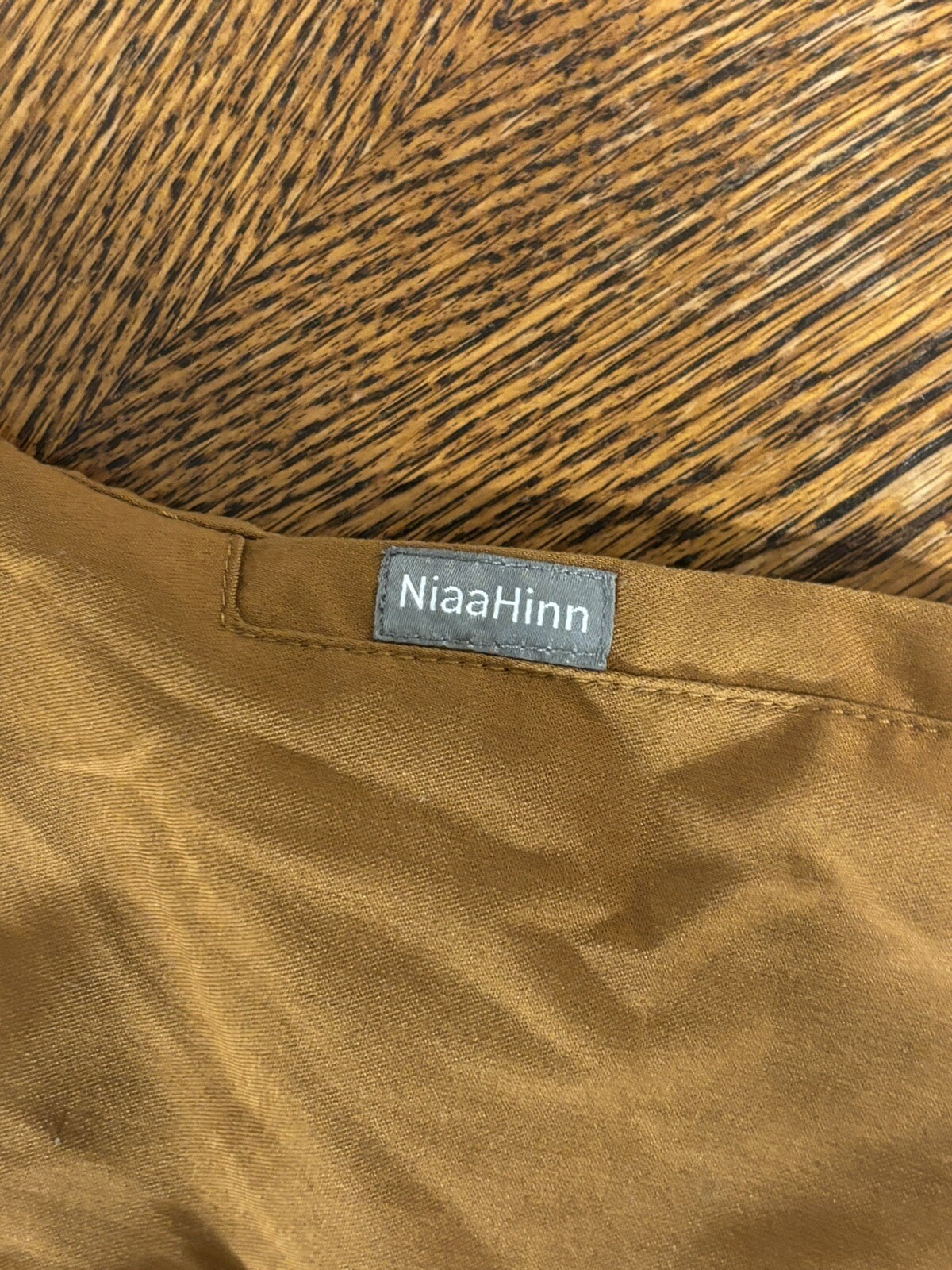 NiaaHinn Sleeveless Scrub Top Medium