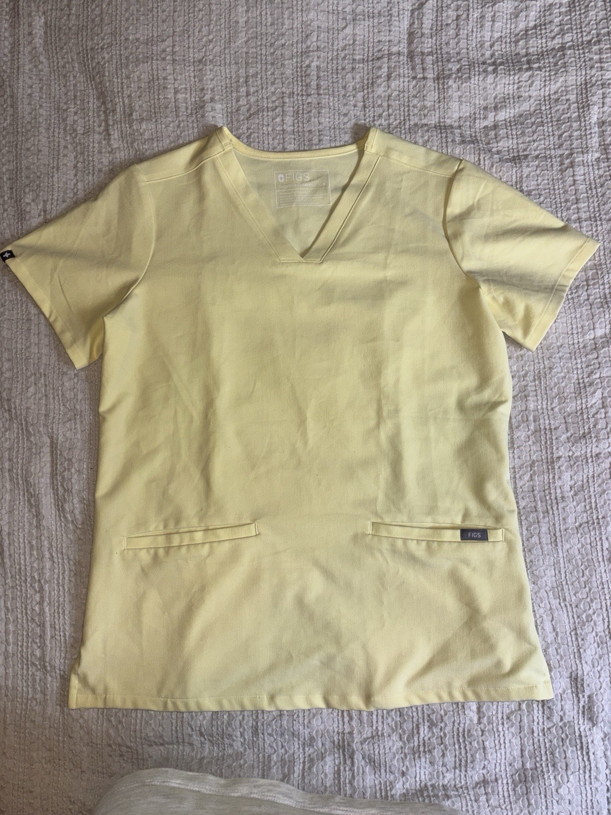 FIGS Sunlight Women’s Casma Three-Pocket Scrub Top NWOT