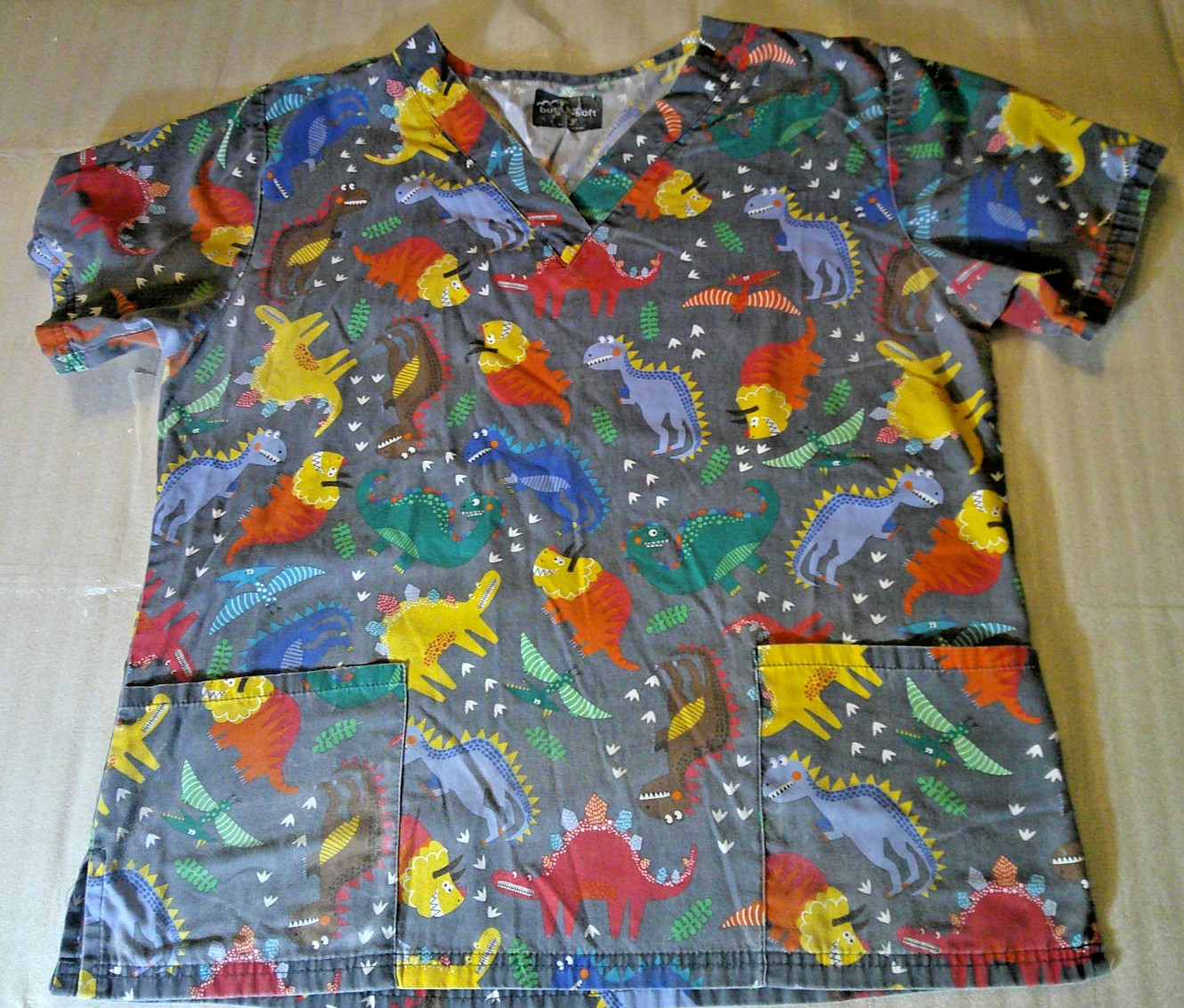 5 Scrub Tops ~ Floral ~ Kittens ~ Dogs ~ Dinosaurs Print ~ Women’s Size Medium