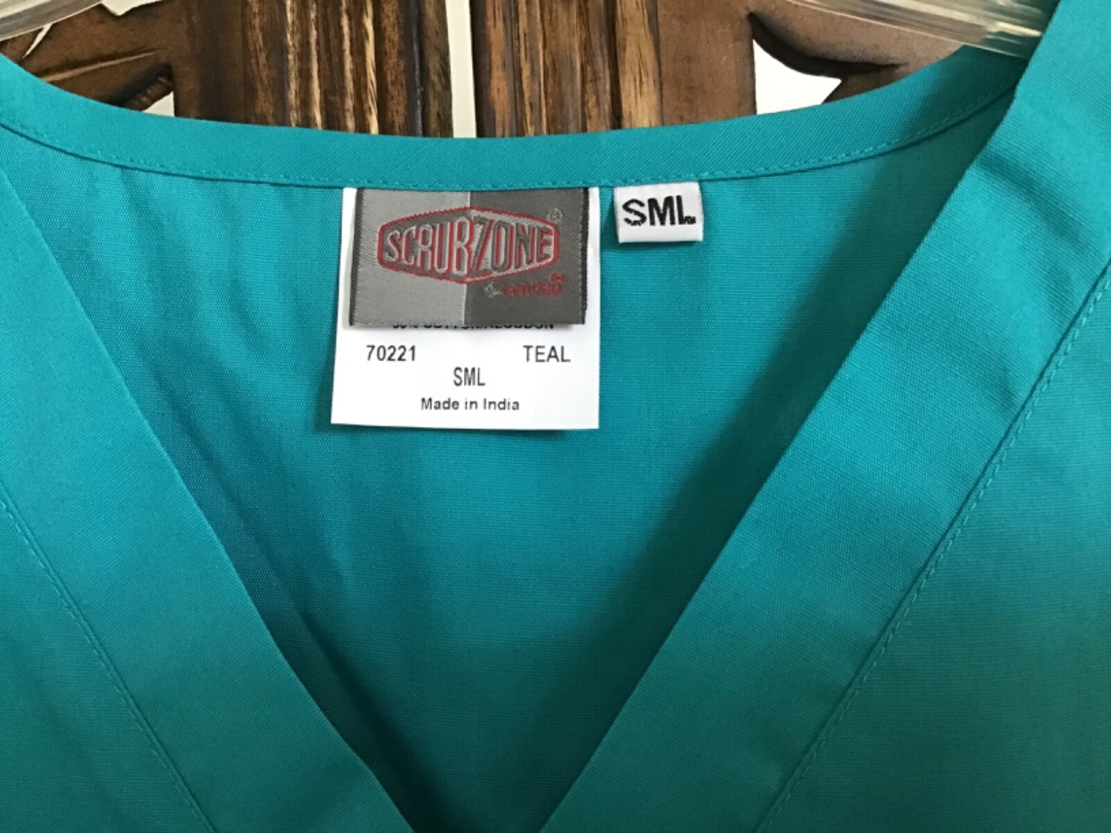 ScrubZone by Landau Women’s Teal V-Neck Scrub Top Style 70221 Size Small NWT