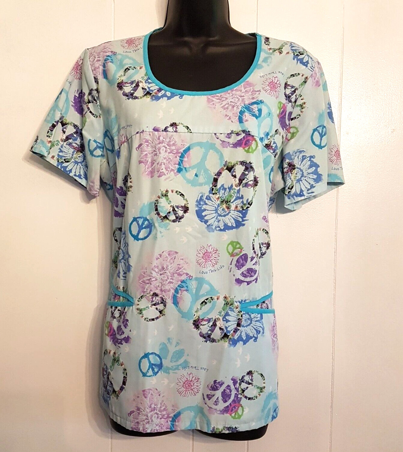 Love this Life Nursing Scrub Top Peace Sign Flower Child Blue Print size Medium