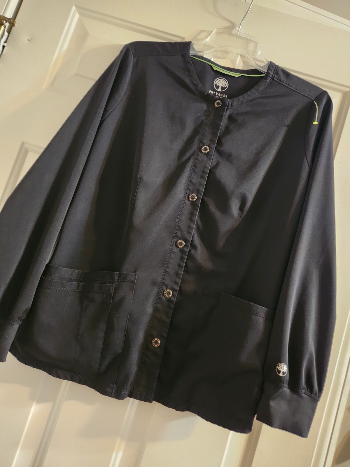 Healing Hands Works- Scrub Jacket. Womens Medium. Black