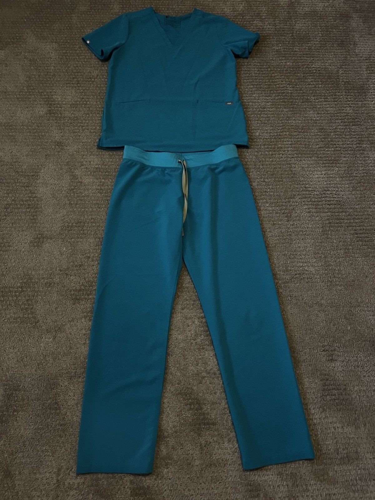 Figs Women’s Scrub Set Livingston Basic Pants And Casma Top Medium Teal Blue