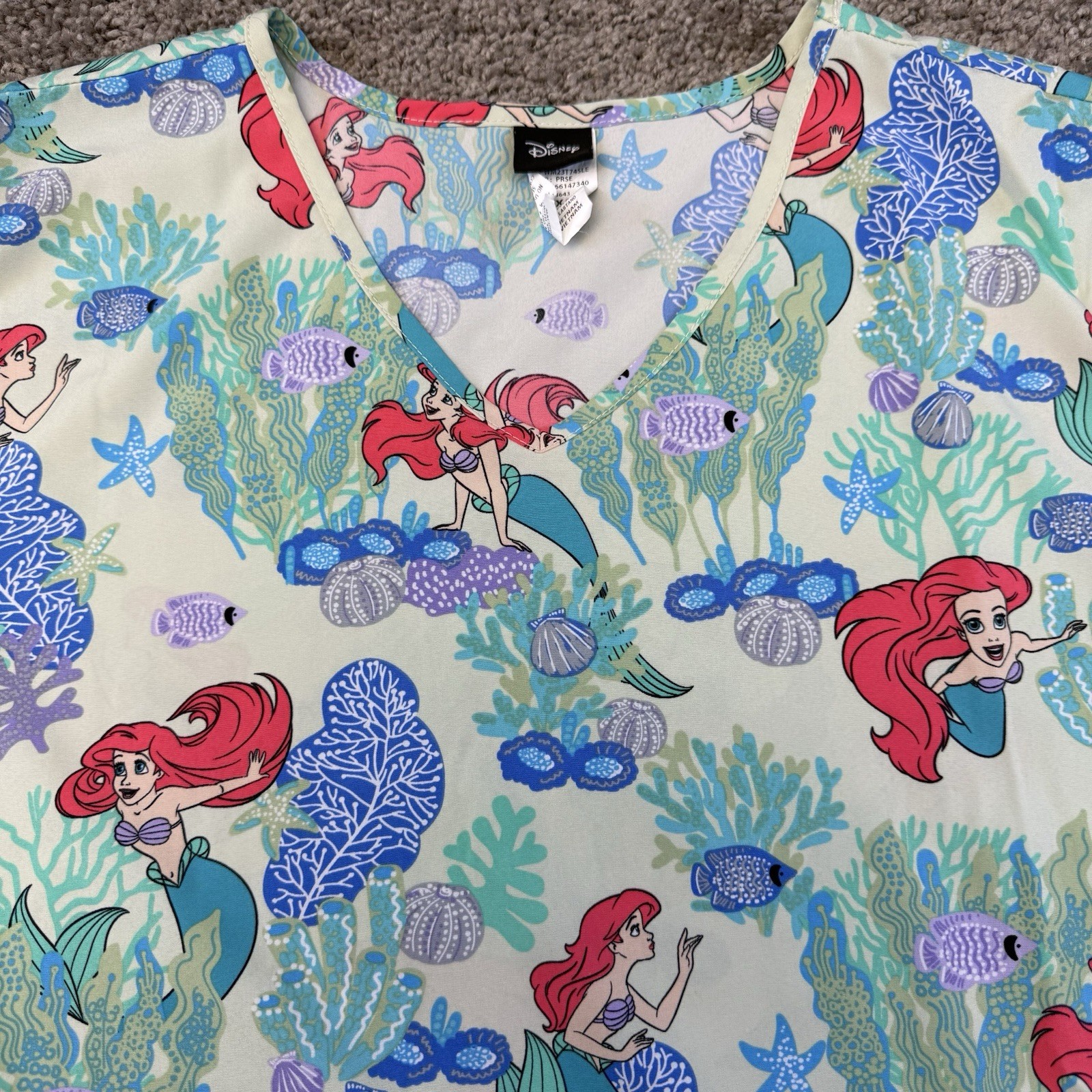 Disney Scrub Top Women’s XL Multicolor Little Mermaid Ariel Nursing Pockets Used