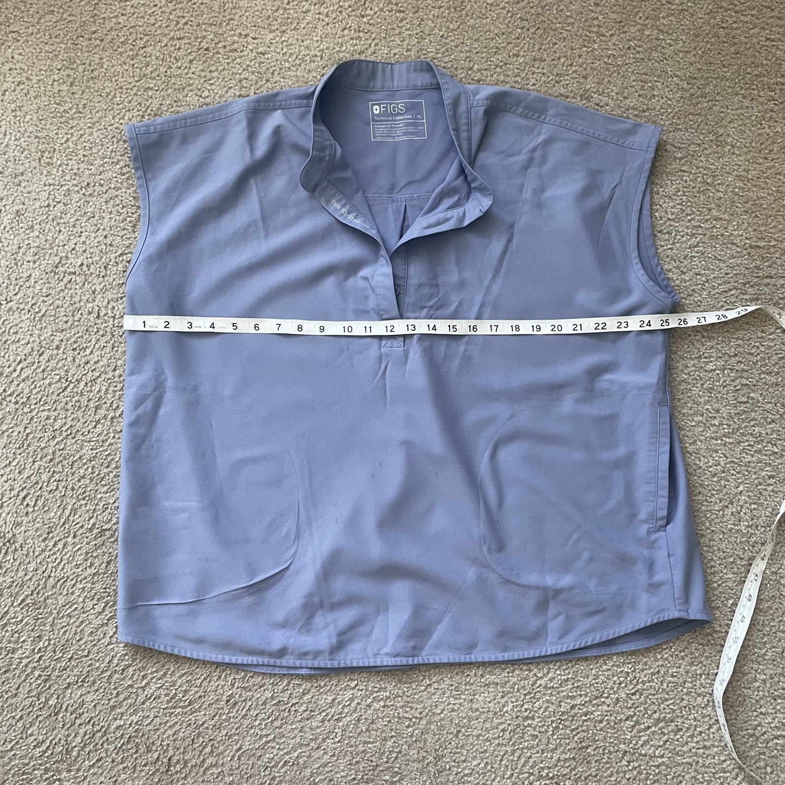 FIGS Technical Collection Slim Catarina Scrub Top XL Blue Sleeveless Pockets