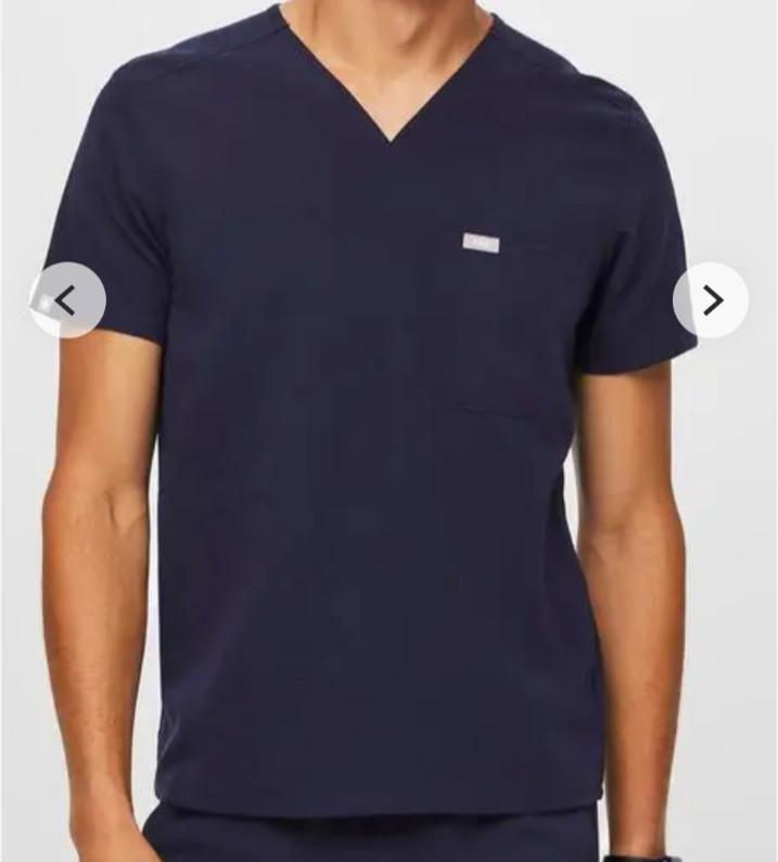 FIGS NWT Scrub Top Chisec Men’s 3 Pocket Technical Collection Deep Reef Blue M