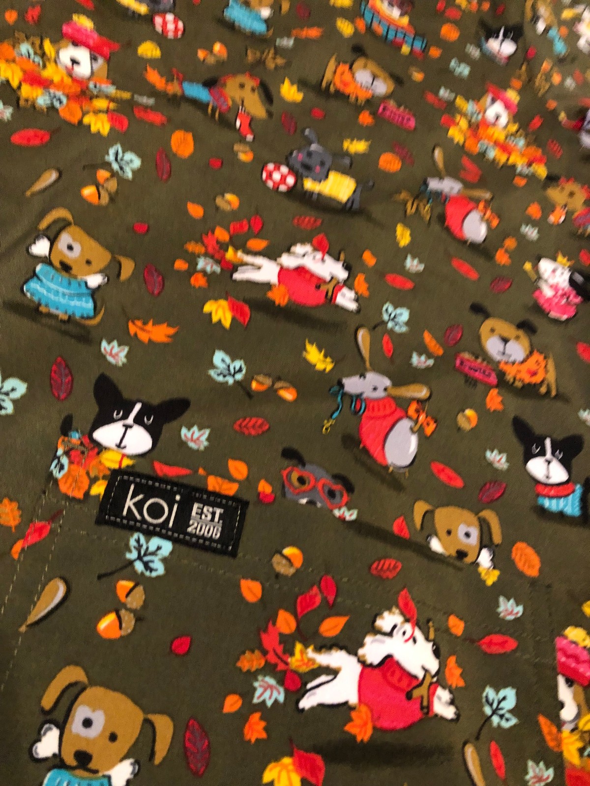 KOi Scrub Scrubs Top Thanksgiving Pumpkins Dog Fall Theme Leaves Medium M H201