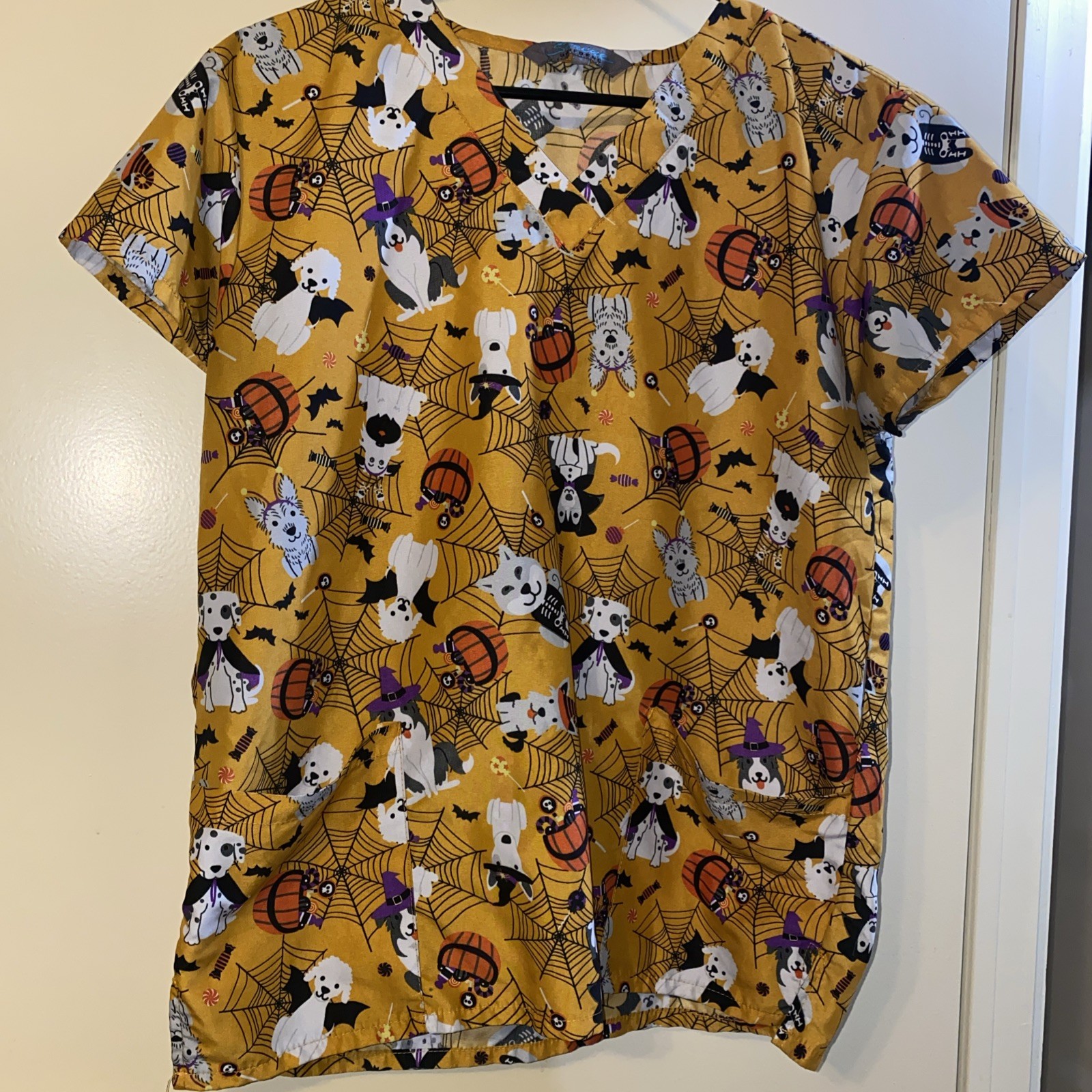 Serene Uniforms Women’s Small Halloween Puppies Scrub Top Orange Black Vet