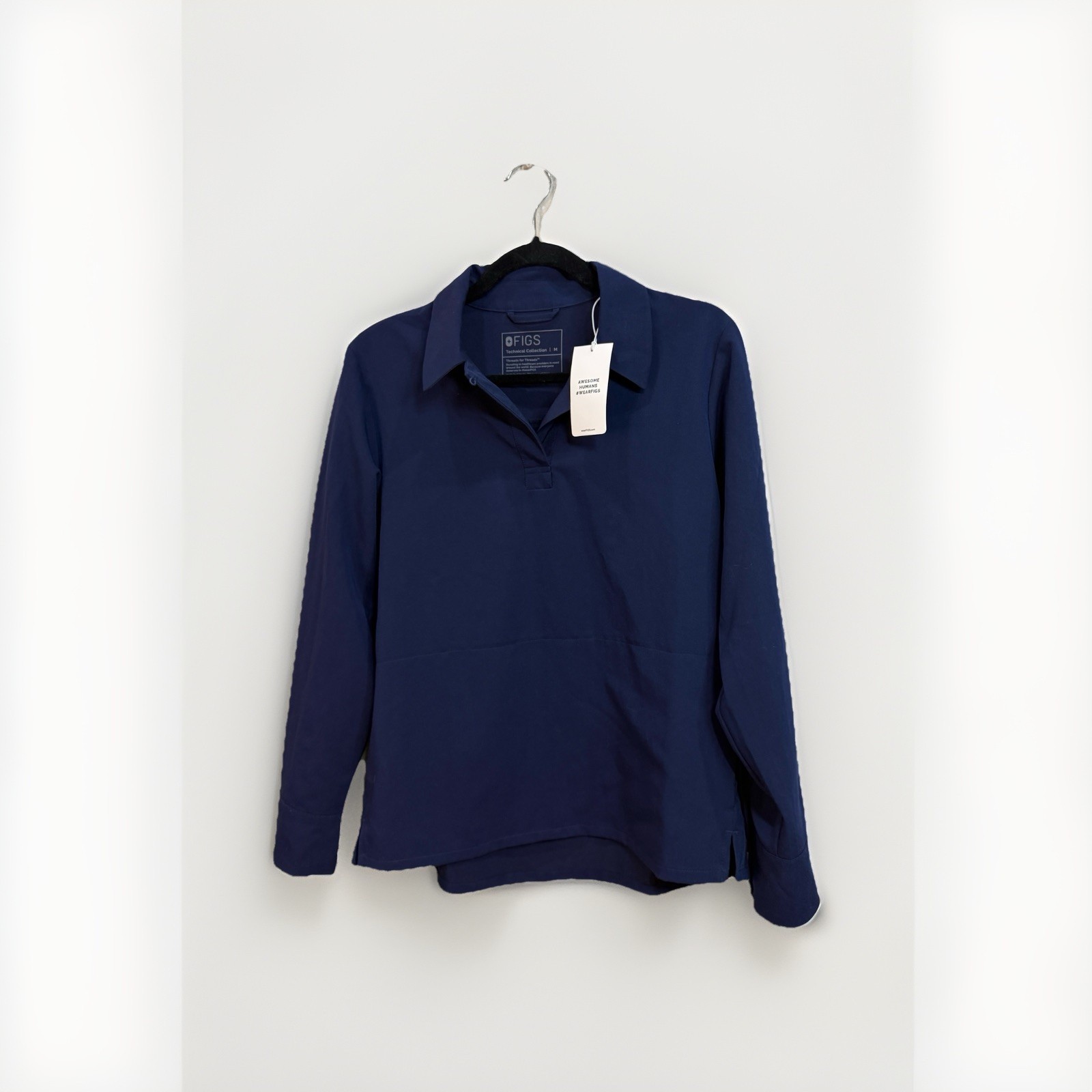 NEW Figs Women’s Nala Long Sleeve Scrub Polo Top Navy Medical Uniform Workwear M