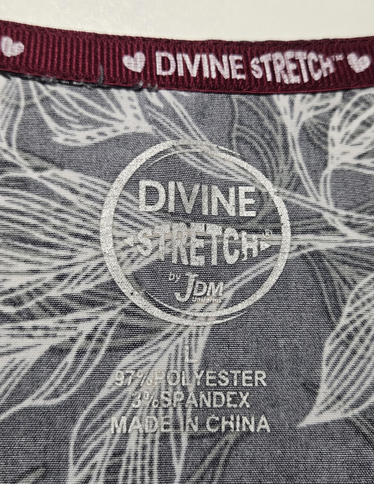 Divine Stretch Scrub Top Women Sz. LARGE Short Sleeve V-Neck Black/White ID Loop