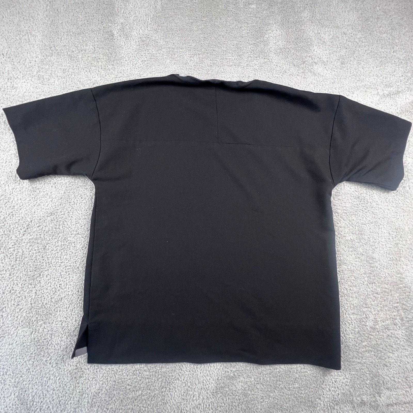 FIGS Technical Scrub Top Womens Medium Black Short Sleeve Utility Pocket Medical