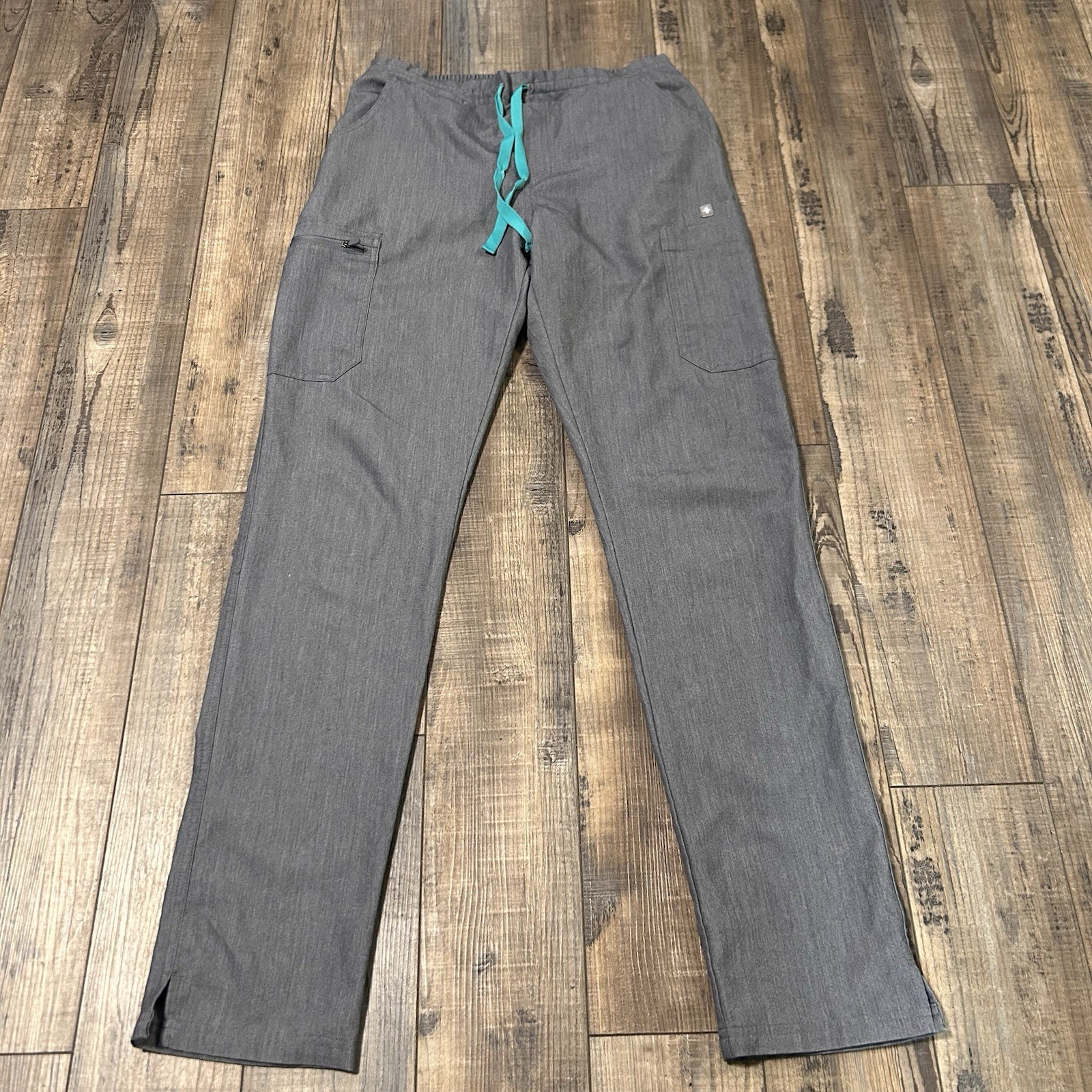 Figs Scrub Pants Women’s Small Tall Grey Cargo Technical