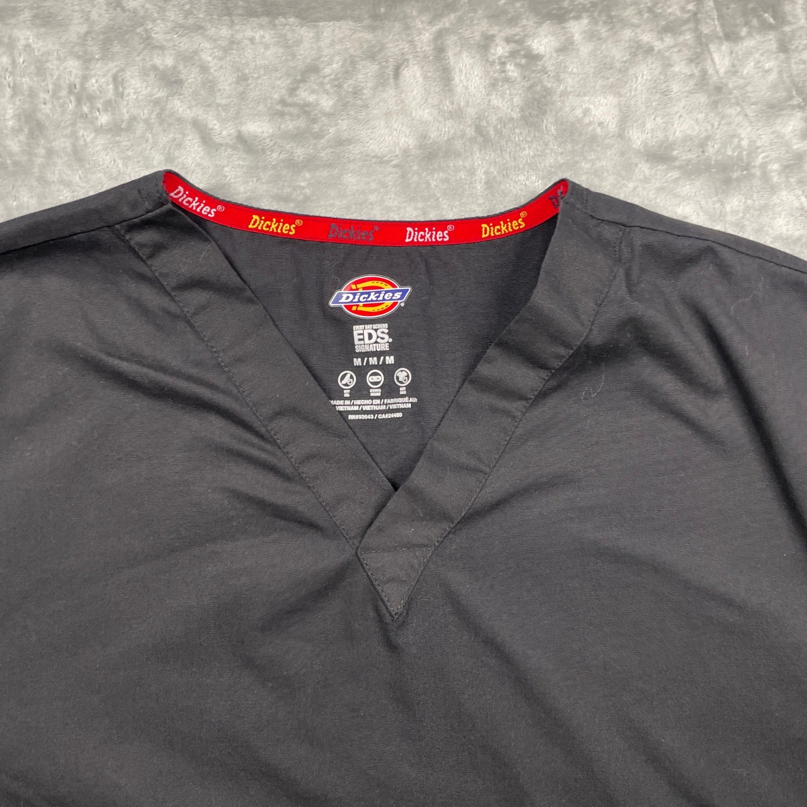 Dickies EDS Womens Signature Black V-Neck Medical Scrub Top 86706 Size M