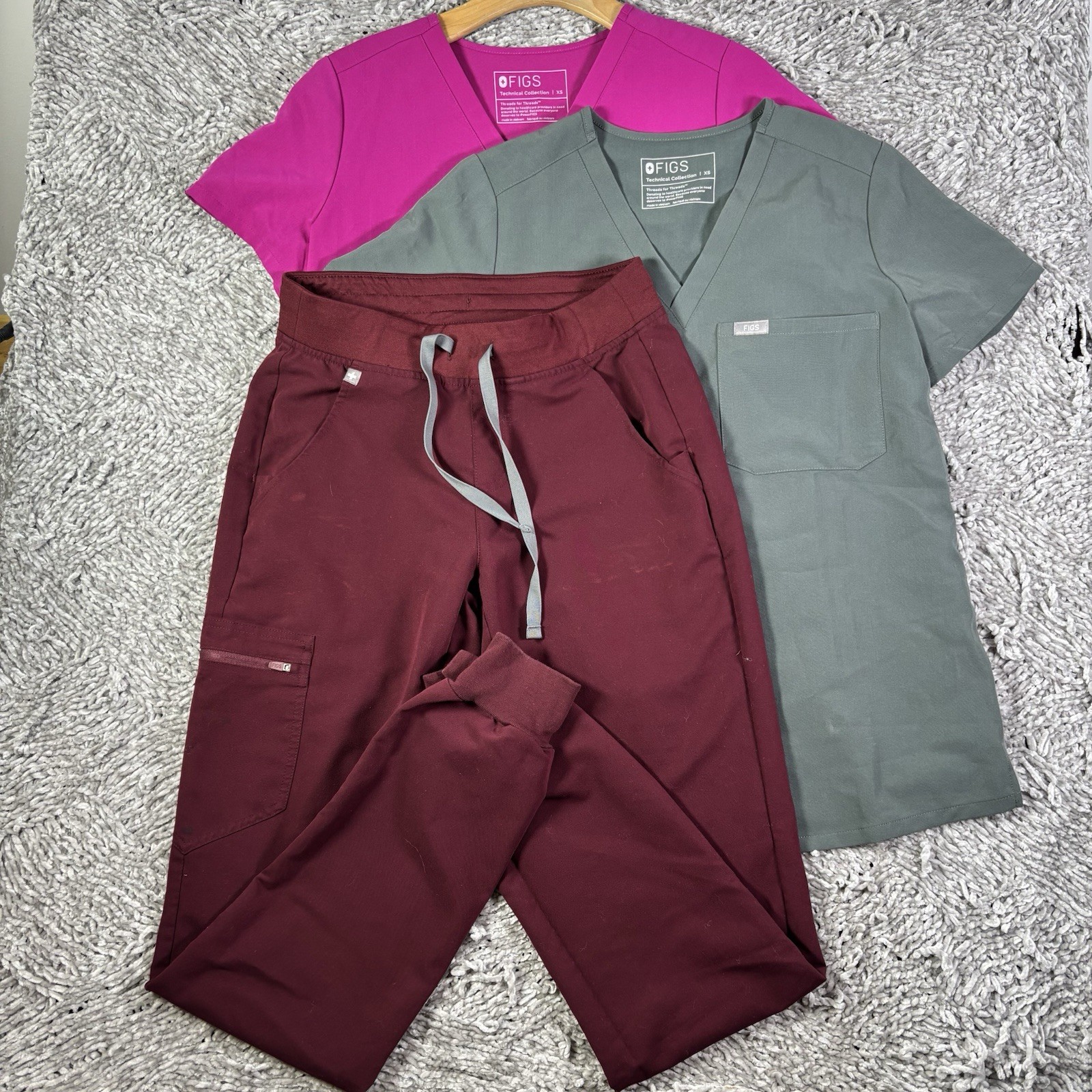 FIGS Scrub Lot Of 2 Tops And 1 Pants Womens XS Medical Nursing Tapered Utility