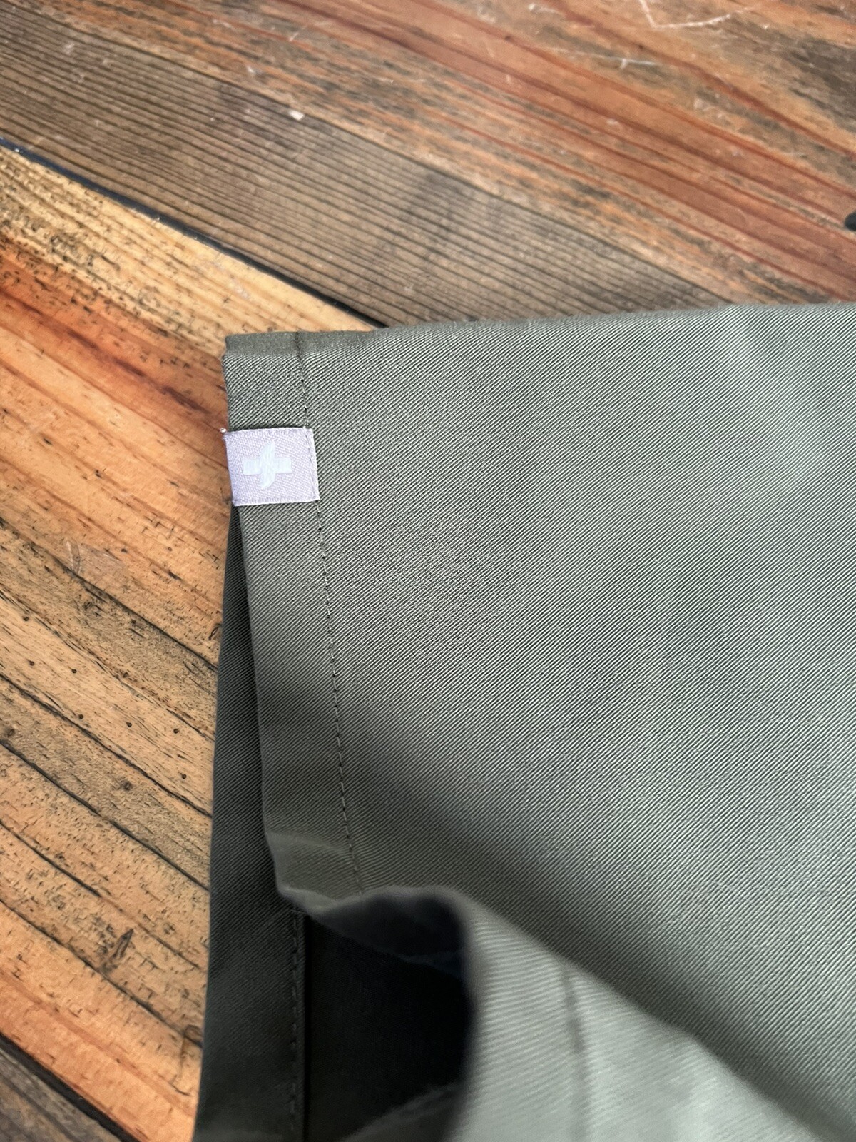 FIGS Scrub Casma Technical Collection Size XL Style # FW1100 Sage Green