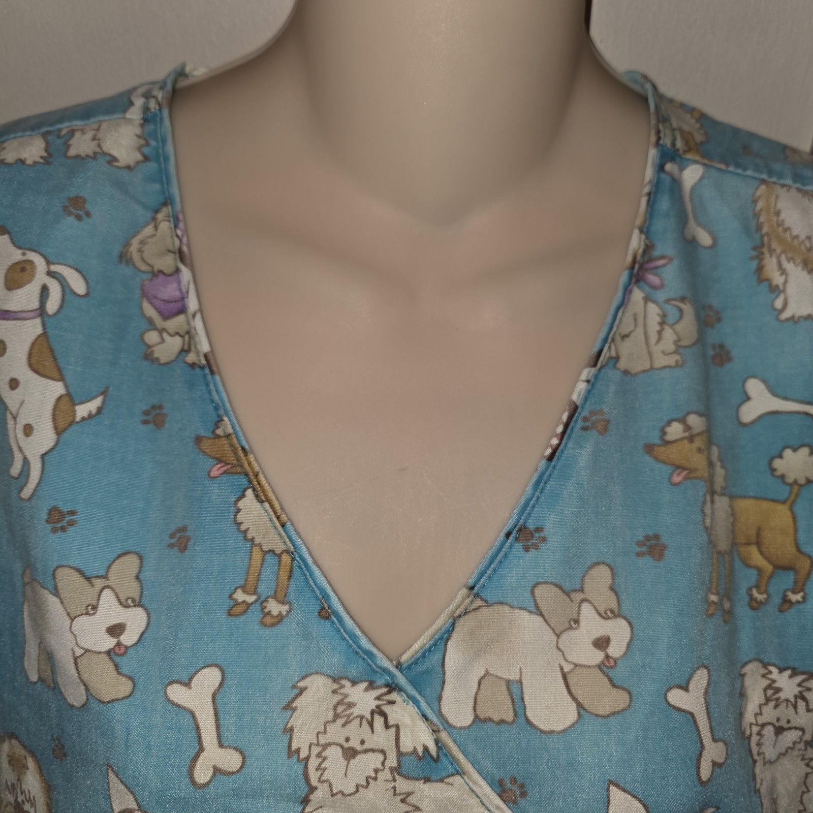 Dog Print Medical Scrub Top in Teal Blue Womens Xl Pockets Short Sleeve