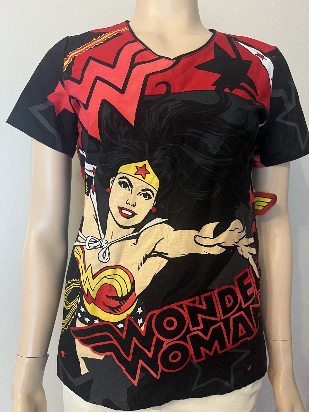 Tooniforms by Cherokee, Scrub Top, TF626 DMWP Wonder Woman, XS, New With Tags
