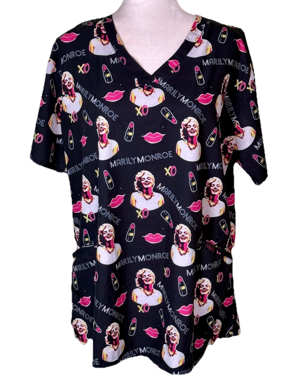 Women’s Marilyn Monroe Black Pink Medical Scrub Top Lipstick Lips Size 2XL