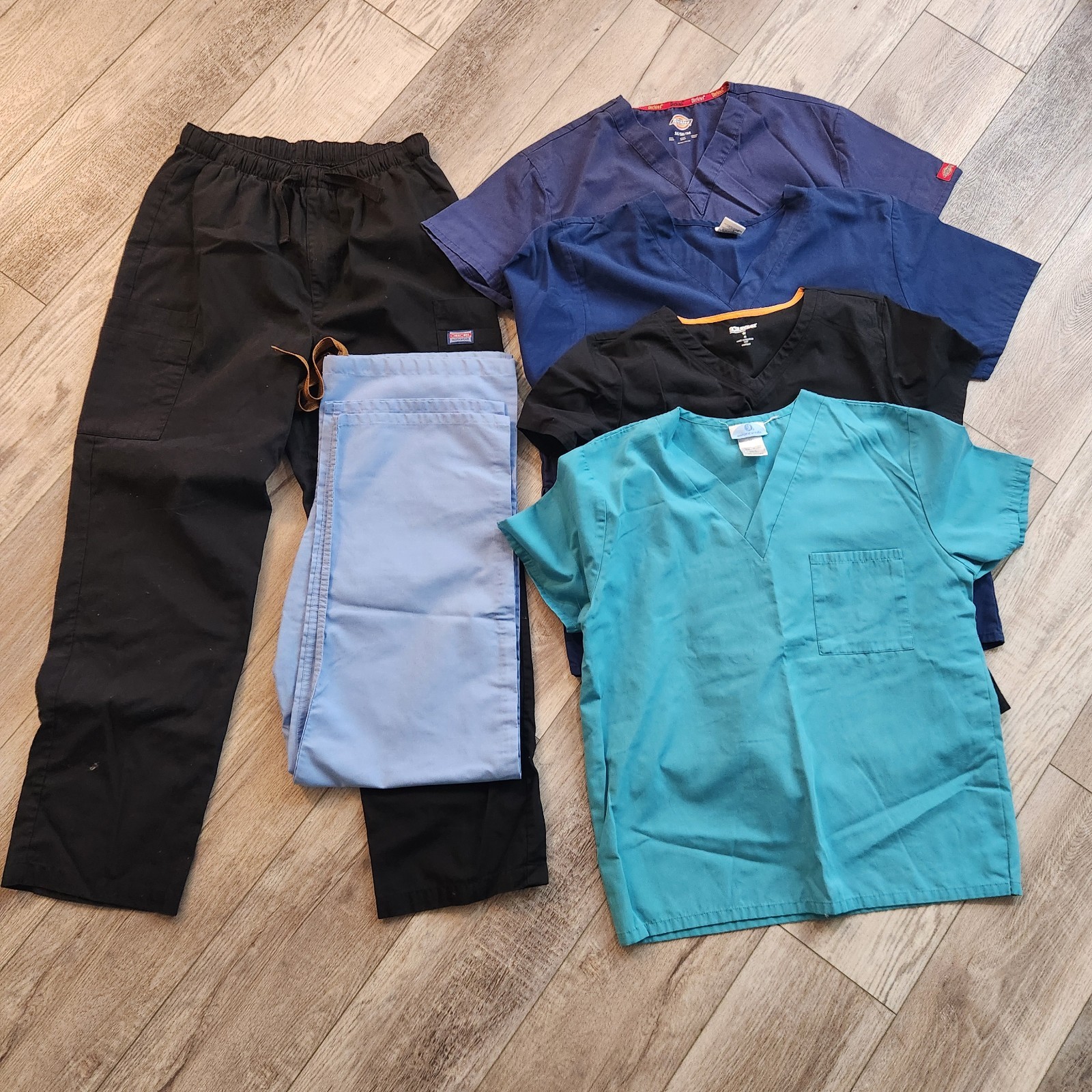 Women’s Scrub Lot Medium 6 Pc Dickies Cherokee Scrubstar Medline Mixed Colors