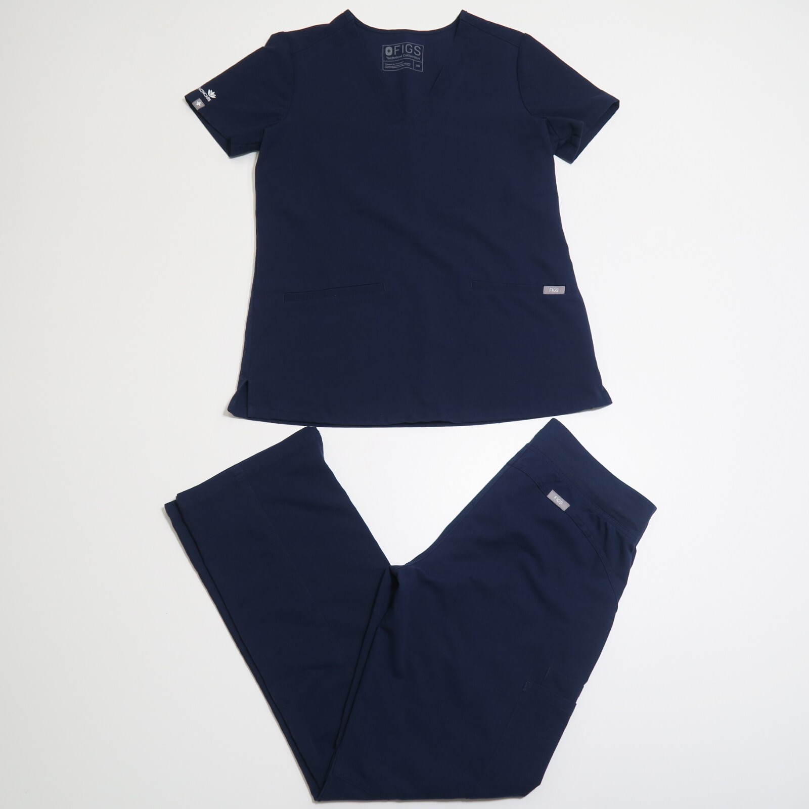 FIGS Scrubs 2 Piece Set Womens XS Navy Casma Top and Kade Cargo Pants Aya Logo